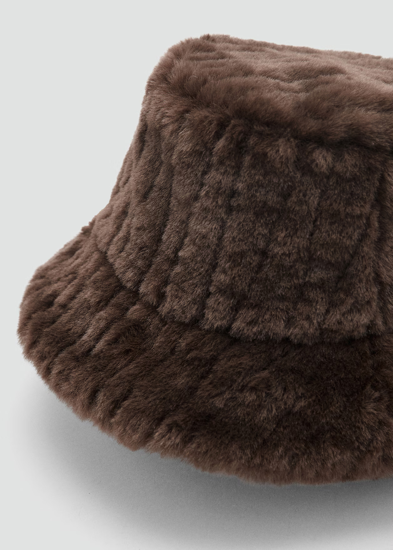 Faux-fur bucket hat | Mango (US/MX/AU)