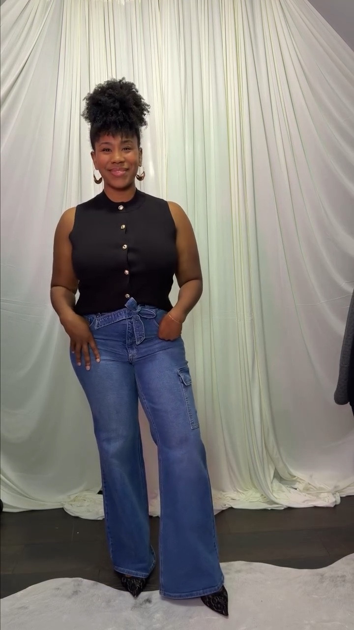My new favorite jeans from @walmart 

This @sofiavergara collection is stunning! The stretch, the color, the flare…chef’s kiss!💋 

🔗 in my LTK ✨

#ootd #outfitoftheday #weddingplanning #atlantabride