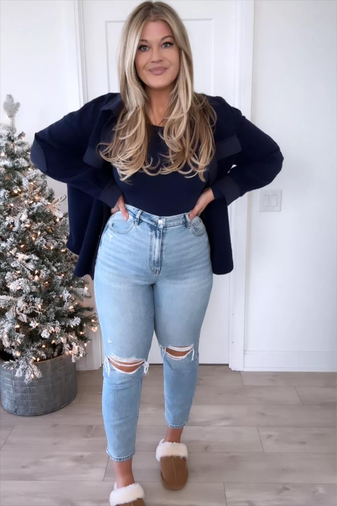 How to Style American Eagle Mom Jeans - Sunshine Style