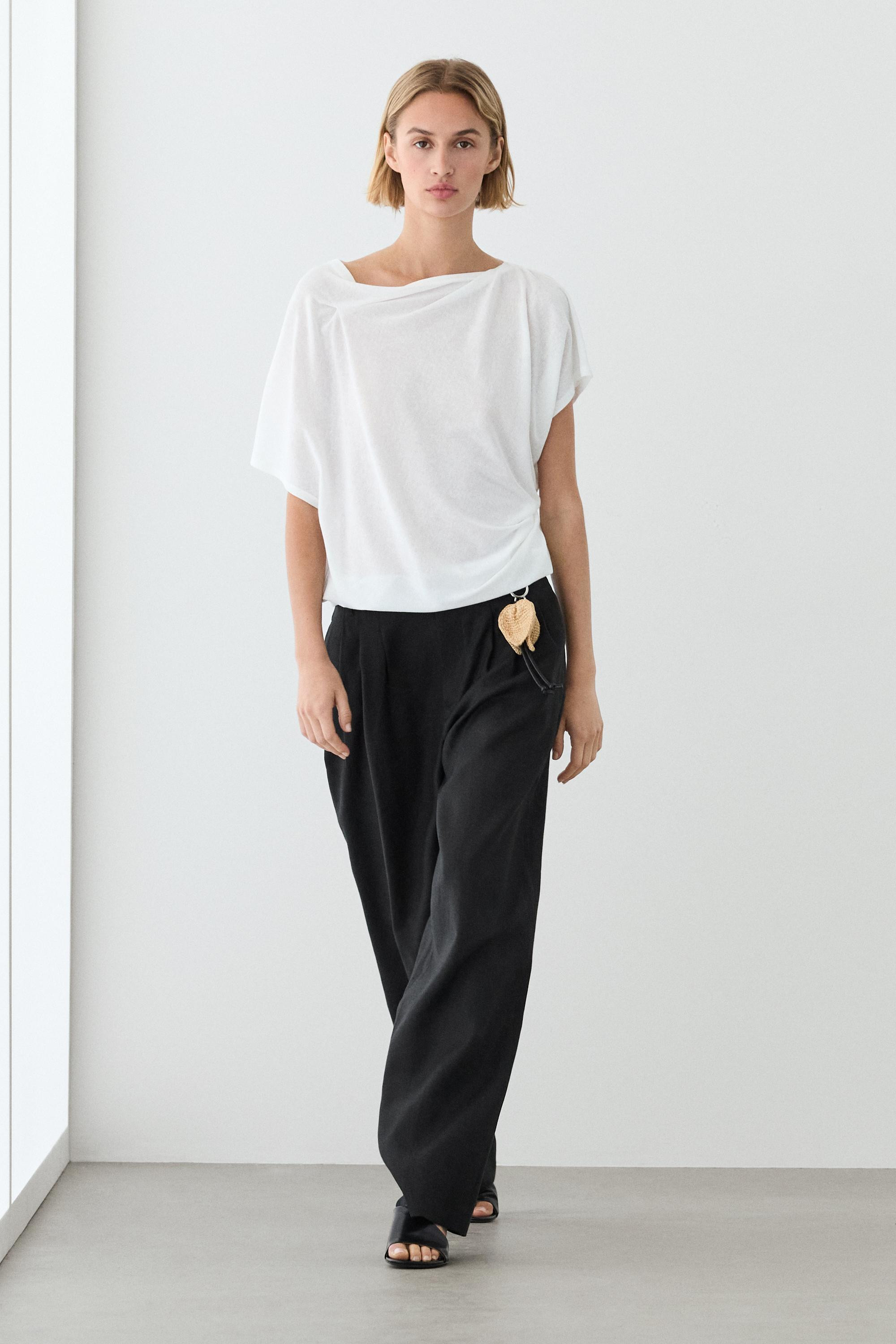 Wide-leg pleated linen trousers | Massimo Dutti UK