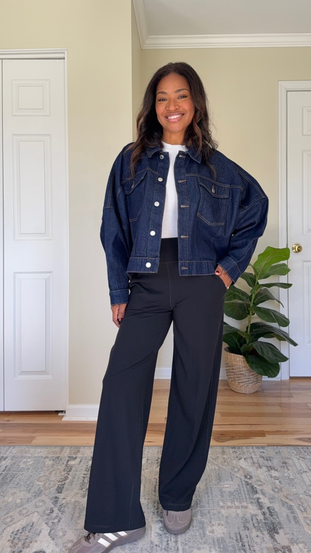 I wear a size small 5.4-5.7 in the pants. I am 5.5. Wearing a medium in the jacket. Size down 1/2 in the sneakers