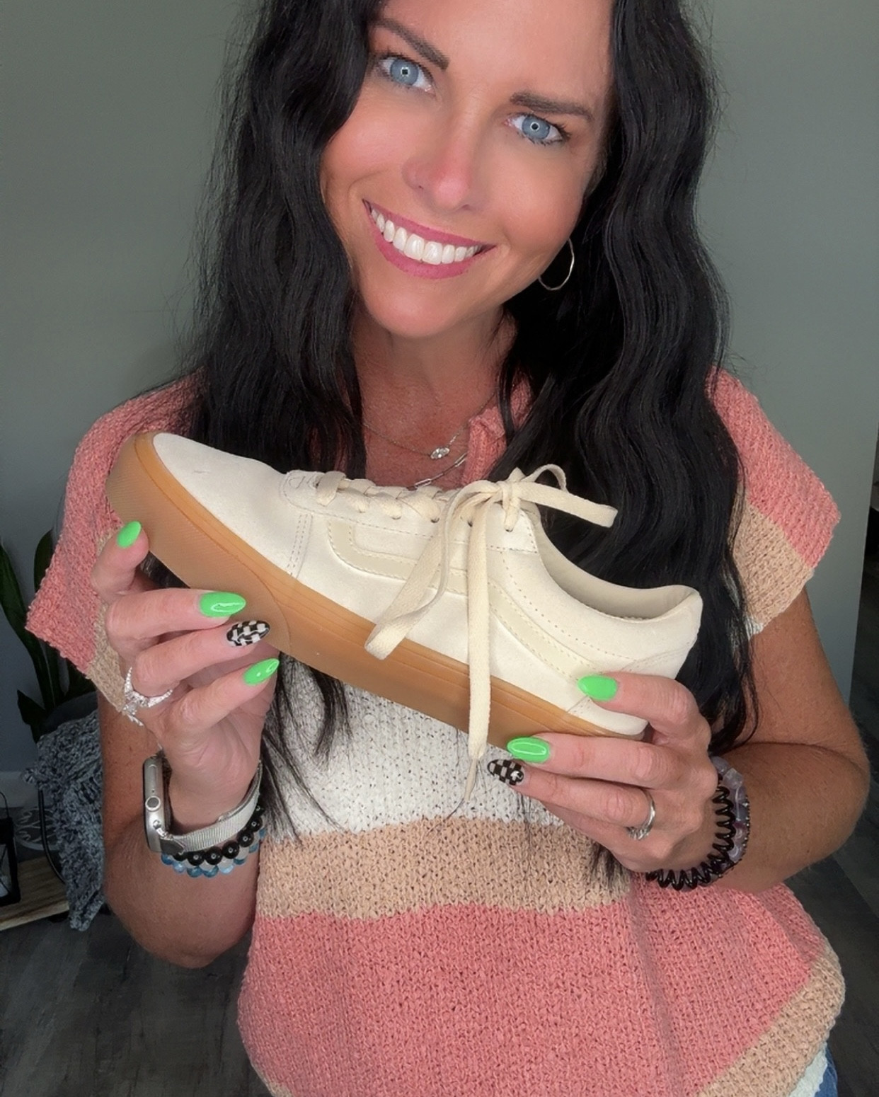 These are my favorite pair of Vans! These Van Ward Sneakers go with EVERYTHING! They are super comfortable and so stylish! I find myself wearing them all the time! They are perfect for ALL seasons. They are on sale right now, so grab them at a nice discount! #vans #vanssneakers #womensvans #womensvanswardsneakers #womensshoes #tanvans #casualsneakers #saleshoes 