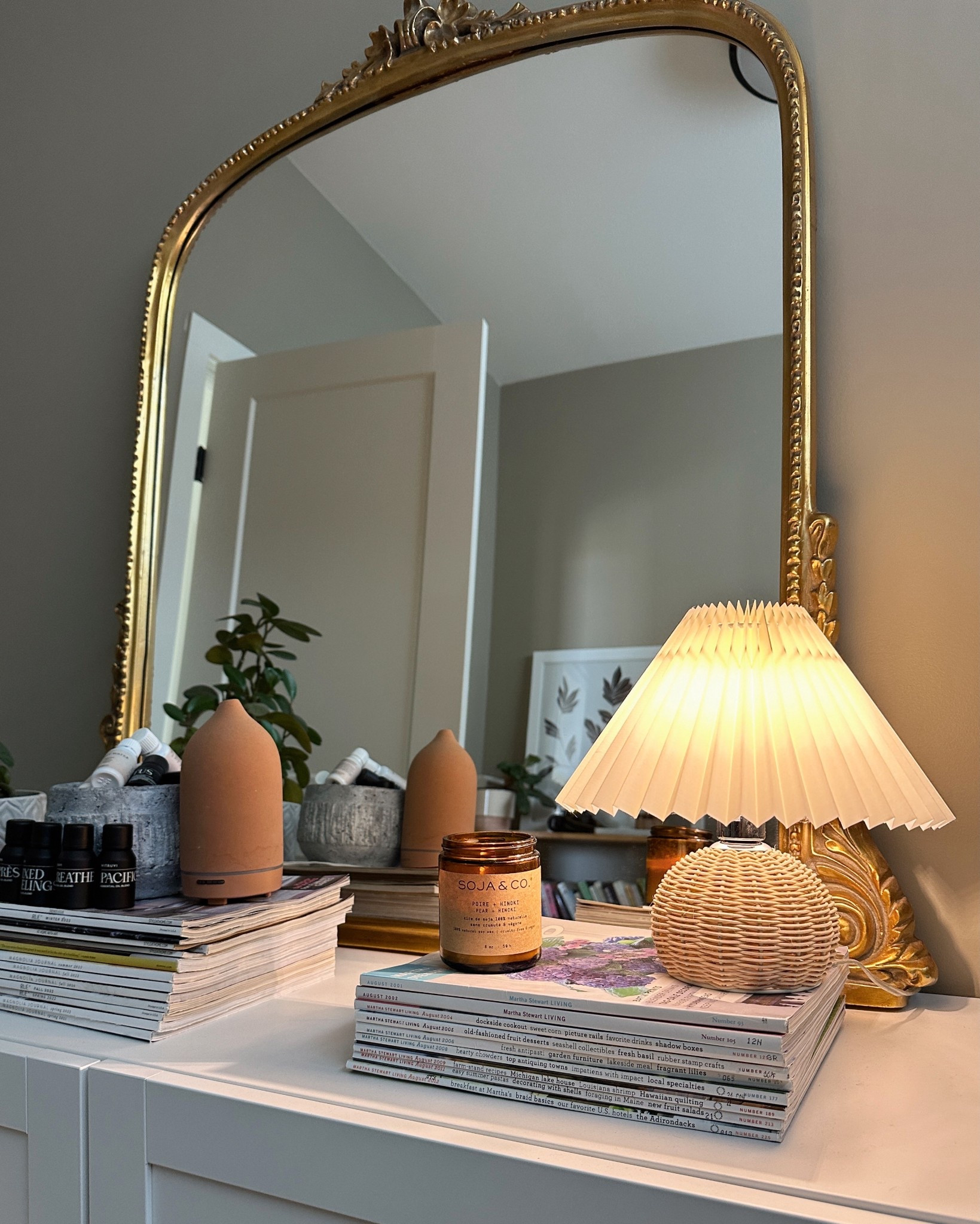 There’s just something about a fall candle glow that makes a room instantly feel warmer 🍂🕯 Paired here with my gold mirror and a sweet little lamp. Linking the candle, mirror, diffuser and lamp so you can bring the cozy vibes home too.



fall candle favorites, non-toxic candles Canada, cozy home decor finds, small table lamp, autumn home styling, fall home essentials, cozy reading nook ideas, romanticizing fall at home, Canadian lifestyle blogger picks

#LTKcanada #LTKcasa