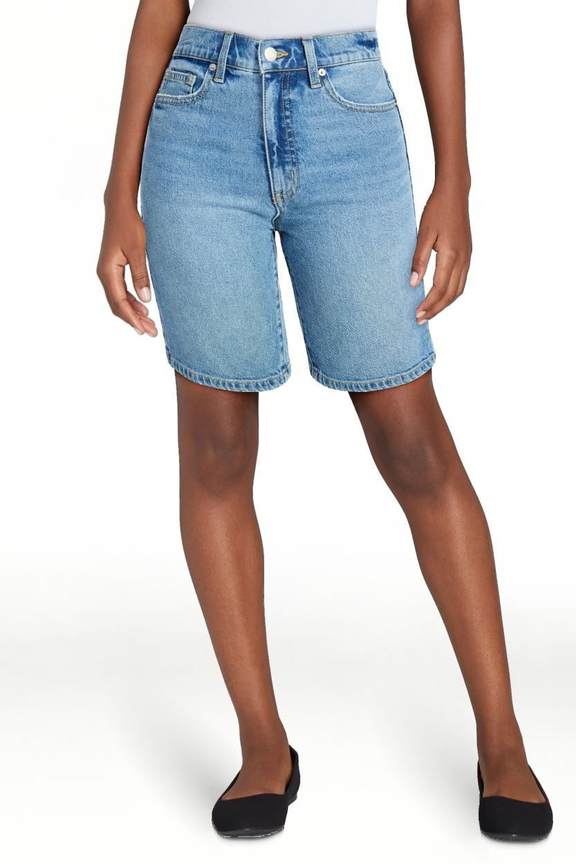 Time and Tru Women's High Rise Denim Bermuda Shorts, 9" Inseam, Sizes 0-20 | Walmart (US)