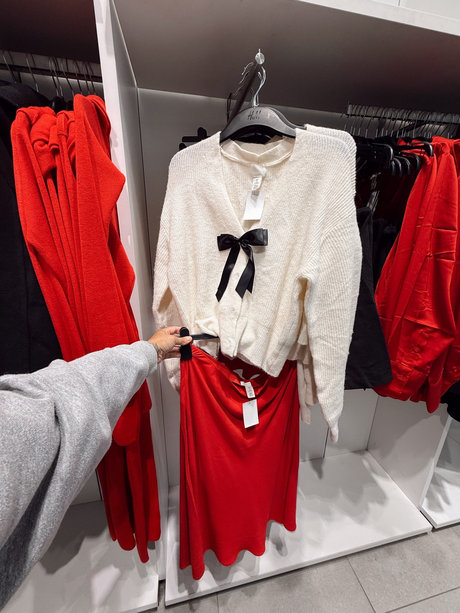 Okay but how cute is this outfit for holiday party ❤️ 

#LTKHoliday #LTKFindsUnder100 #LTKSeasonal