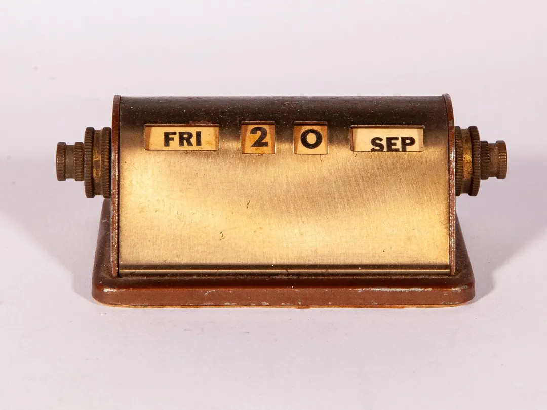 Vintage Metal Perpetual Desk Calendar Revolving Manual Rolling Calendar With Aged Patina - Etsy | Etsy (US)