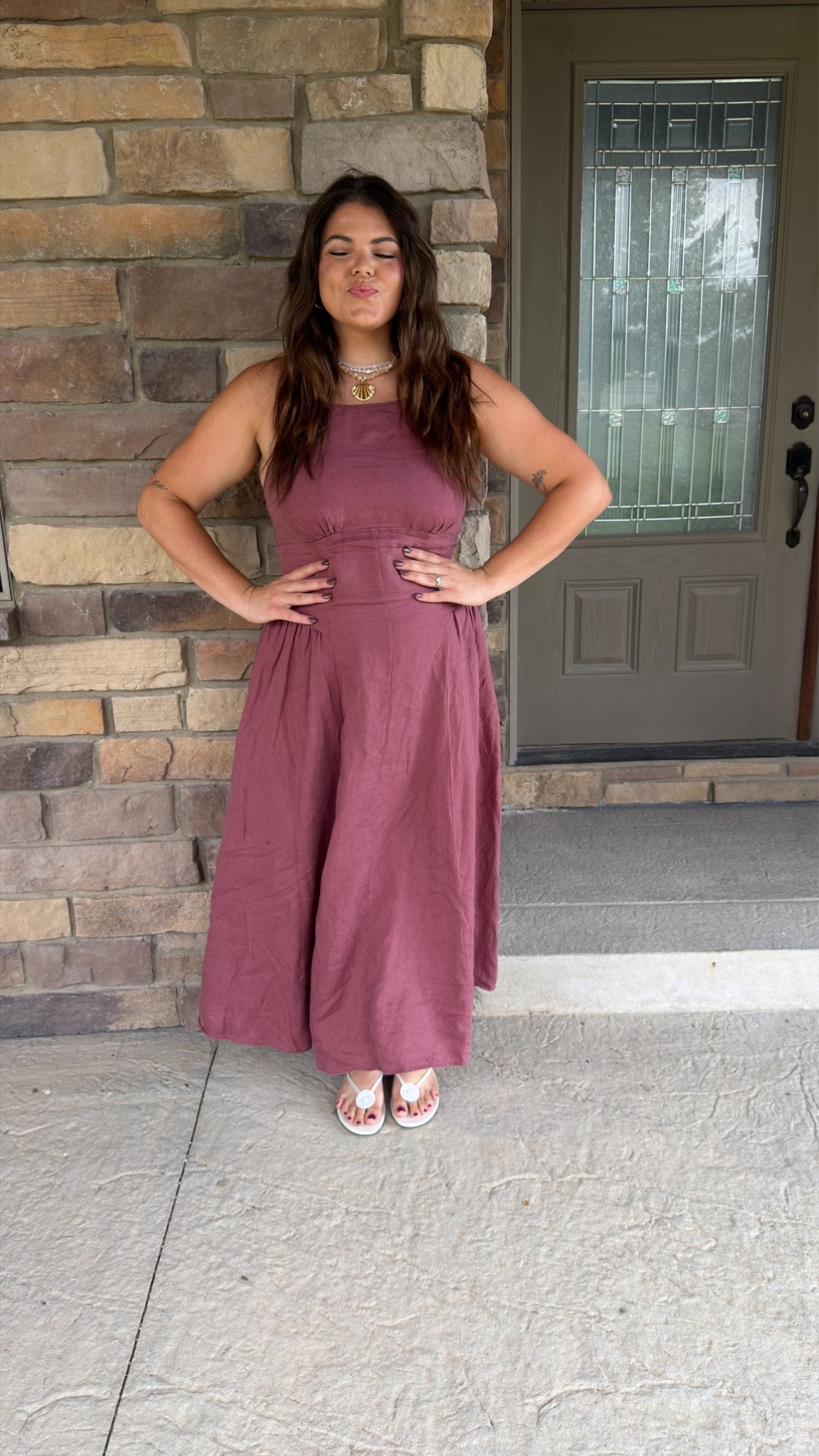 Running around crossing errands off the list today getting the final pieces for Scottie’s first birthday! 

Linen Dress is @abercrombie 
Shoes @jcrew 
Necklace Amazon 
Under @Thigh Society 

Midsize, size 12, size 14, mom style, curvy outfit, thick tummy approved