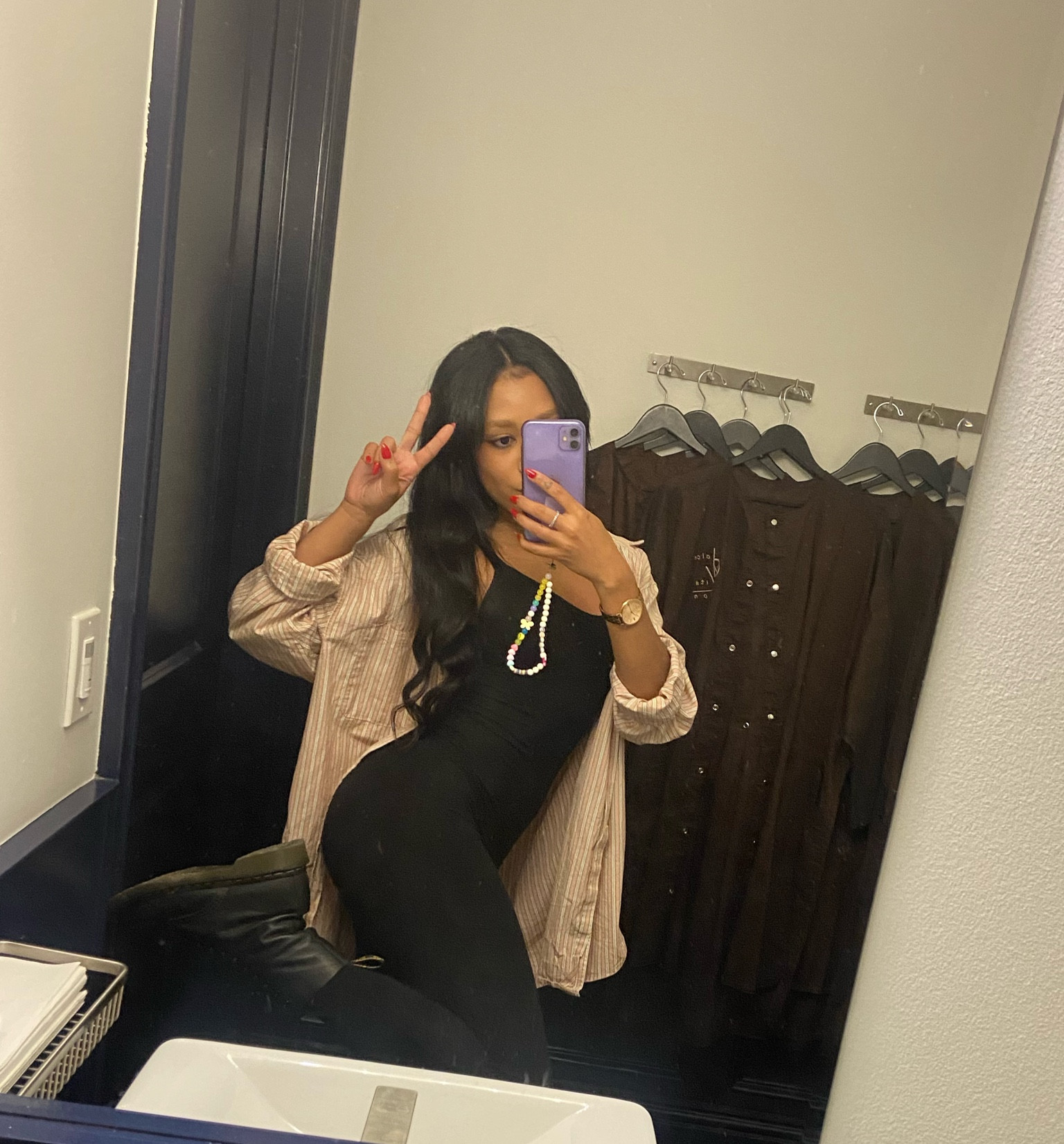 QUICK… Selfie!! Oversized shirts are the bestttt 💕

#LTKstyletip #LTKSeasonal #LTKGiftGuide