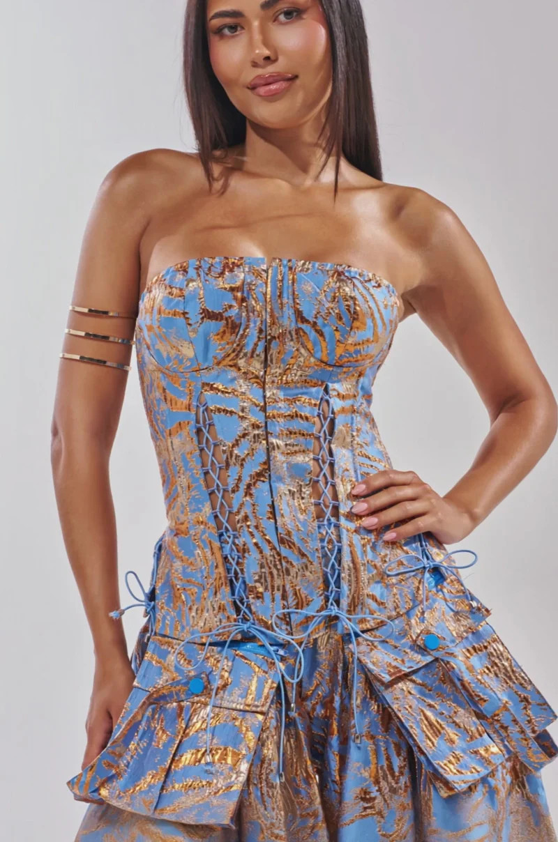 WAYS TO GO BROCADE CORSET | AKIRA
