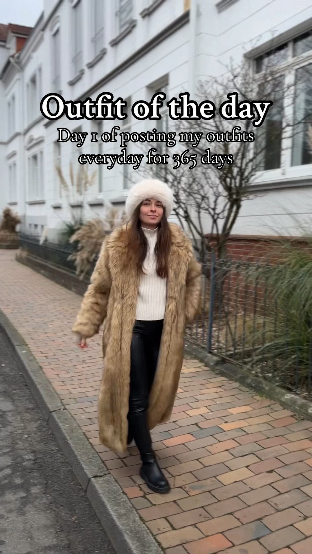 Wie gefällt euch das Winteroutfit? Ab heute gibt es hier tägliche Outfit Checks 🫶🏼 
Starten wir heute mit einer Styling Inspo für meinen geliebten Fake Pelzmantel. Bei uns ist es aktuell so kalt und windig, dass man sich einfach super warm anziehen muss. 

#LTKwinter #LTKdeutschland #LTKstyletip