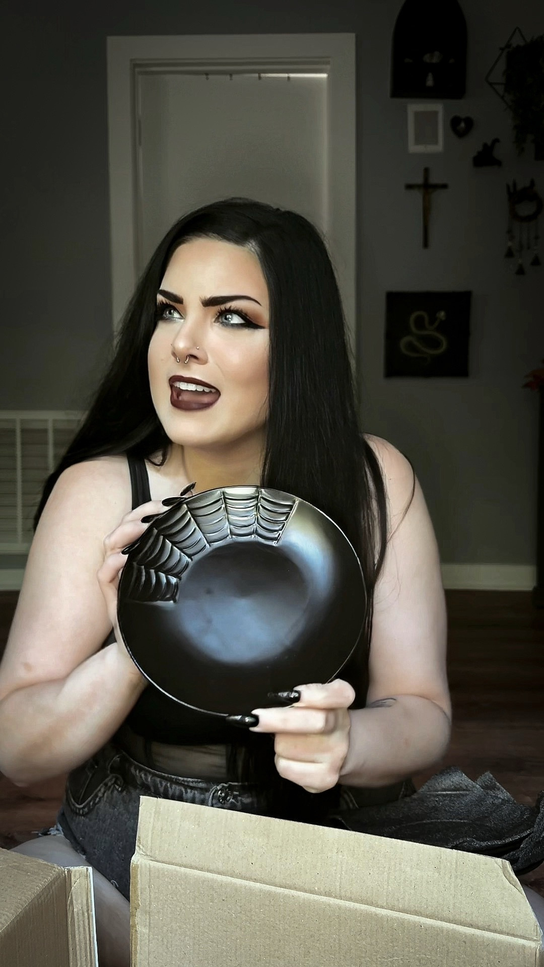 Absolutely in love with this spooky dinnerware set 🖤🦇

#LTKHome