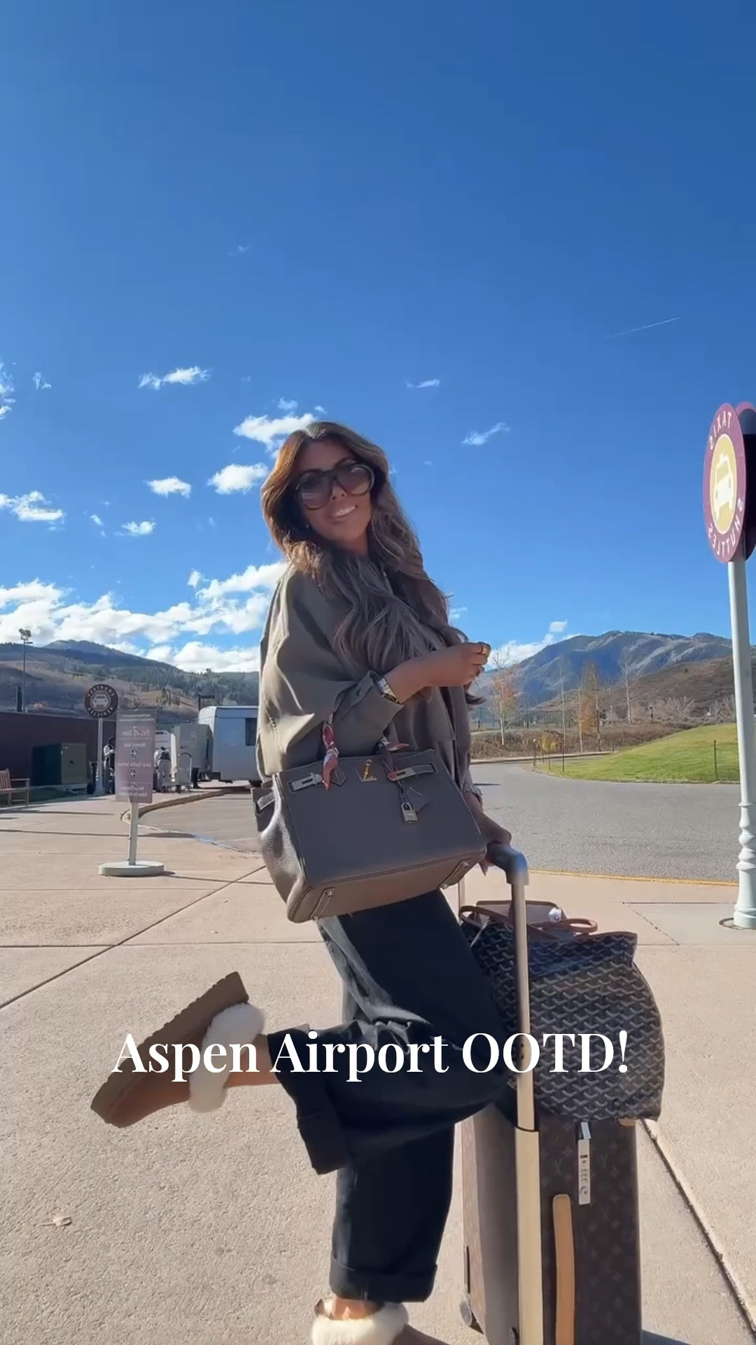 Aspen Airport OOTD! I’m wearing a size small in this jacket and size 26 in these jeans! 

Airport outfit, Travel outfit, Black jeans, Jacket, Zara finds, Zara fashion, Fall fashion, Fall outfit inspo, Fall outfits, Uggs, Emily Ann Gemma

#LTKItBag #LTKStyleTip #LTKTravel