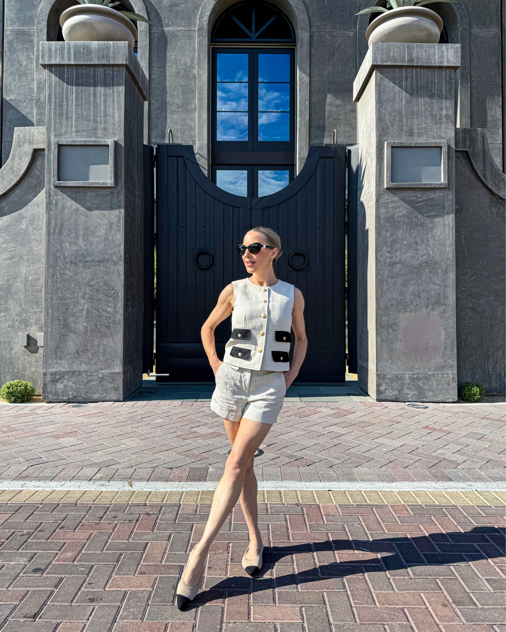 #ad I’ve been on the hunt for comfortable ballet flats, specifically pointed toe cap toe ballet flats as I find they either pinch my toes, don’t offer enough support or cause blisters on my heels. These cap toe flats from Vivaia are perfect for working all day on my feet at the lab or running errands.💕 They’re also under $100.
• Foldable & packable (so you can pop them in your bag).
• Machine washable (much needed for walking around cities in the summer!).
• Anti slip rubber sole.
• Wider pointed box (no more squished toes).
• Heel rebound, arch support & shock absorbing.

#vivaia #vivaiashoes #balletflats #captoeshoes #comfortableshoes #comfortablefashion #shoereels #trendingreels 

Music Facebook sound collection Feel You Love Me - Giulio Cercato

#LTKFindsUnder100 #LTKShoeCrush #LTKWorkwear