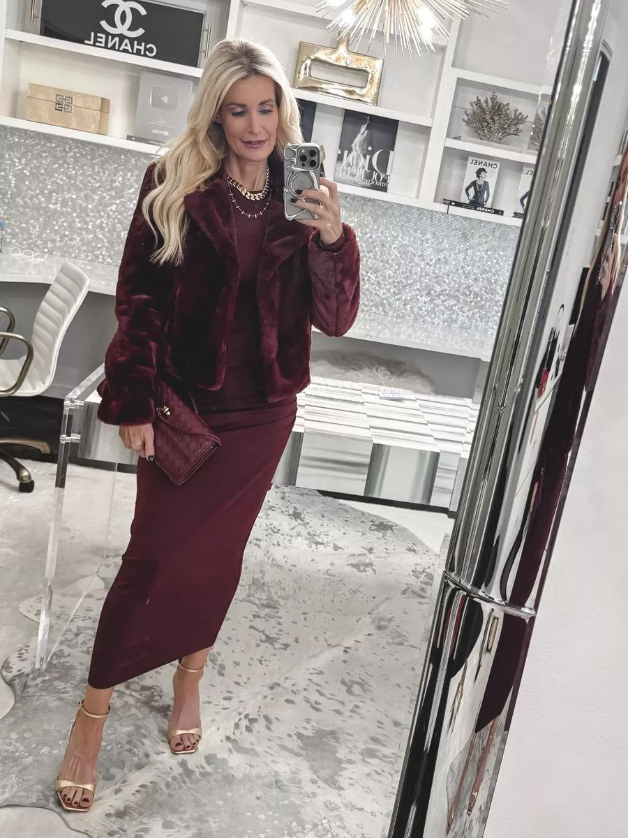 If you really want to turn heads this season, a full monochromatic burgundy look is the way to go. I found both of these pieces at @nordstromrack, which means they’re luxe and on major sale… my favorite combo. The faux-fur jacket is insanely soft and plush, and the rich wine shade makes it feel extra glam for December. Underneath, the fitted ruched midi dress creates the most flattering silhouette — it’s sleek, slimming, and hugs in all the right places. Both run true to size and I wear an XS. #RackScore #NordstromRackPartner 

 

#LTKHoliday #LTKOver40 #LTKFindsUnder100