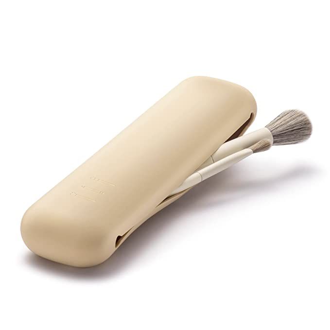 Travel Essentials Makeup Brush Holder, Portable Make Up Brush Organizer Travel Case, Silicone Mak... | Amazon (US)