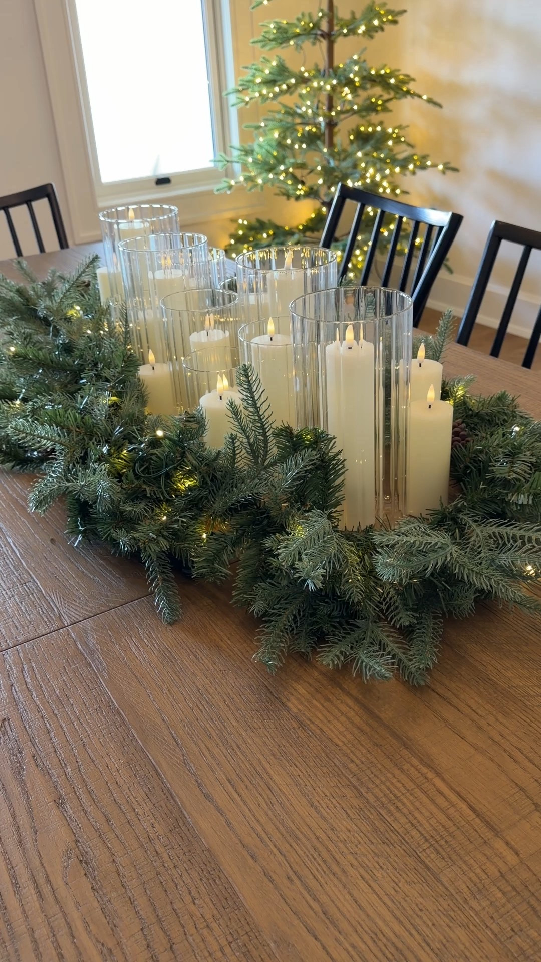 Simple and classic dining room table set up 

#LTKHoliday #LTKHome #LTKSeasonal