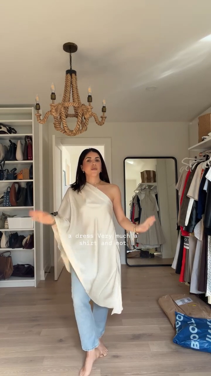 I can’t wait to wear the satin number but it just didnt make sense on a chilly day 😅 that beauty needs to be worn with no jacket!! 
The @strathberry bag actually took my breath away - it is 10000x nicer than I expected and I felt like a QUEEN wearing it yesterday. 10/10 

Millennial style, millennial mom, mom style, petite style