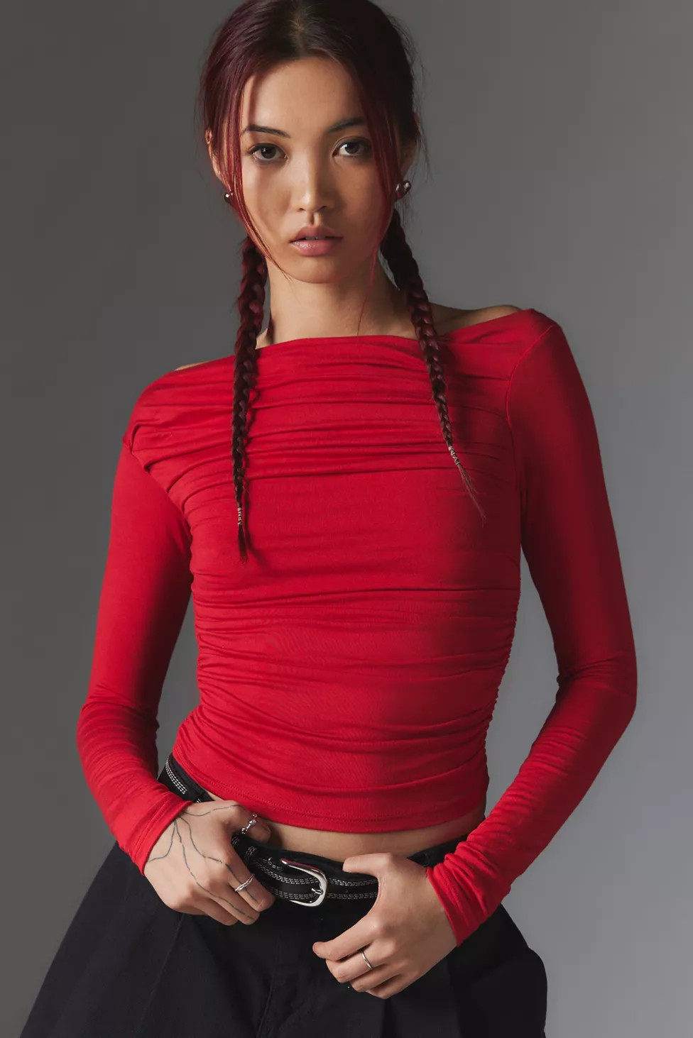 Silence + Noise Hadley Asymmetrical Off-The-Shoulder Top | Urban Outfitters (US and RoW)