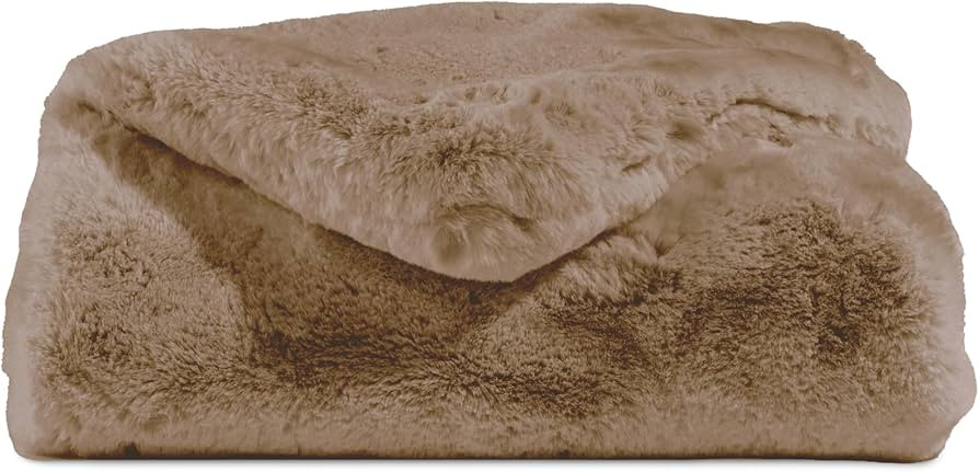 Cozy Earth Cuddle Blanket - Faux Fur Ultra-Soft Luxury Throw Blanket - Thick & Cozy Oversized Des... | Amazon (US)