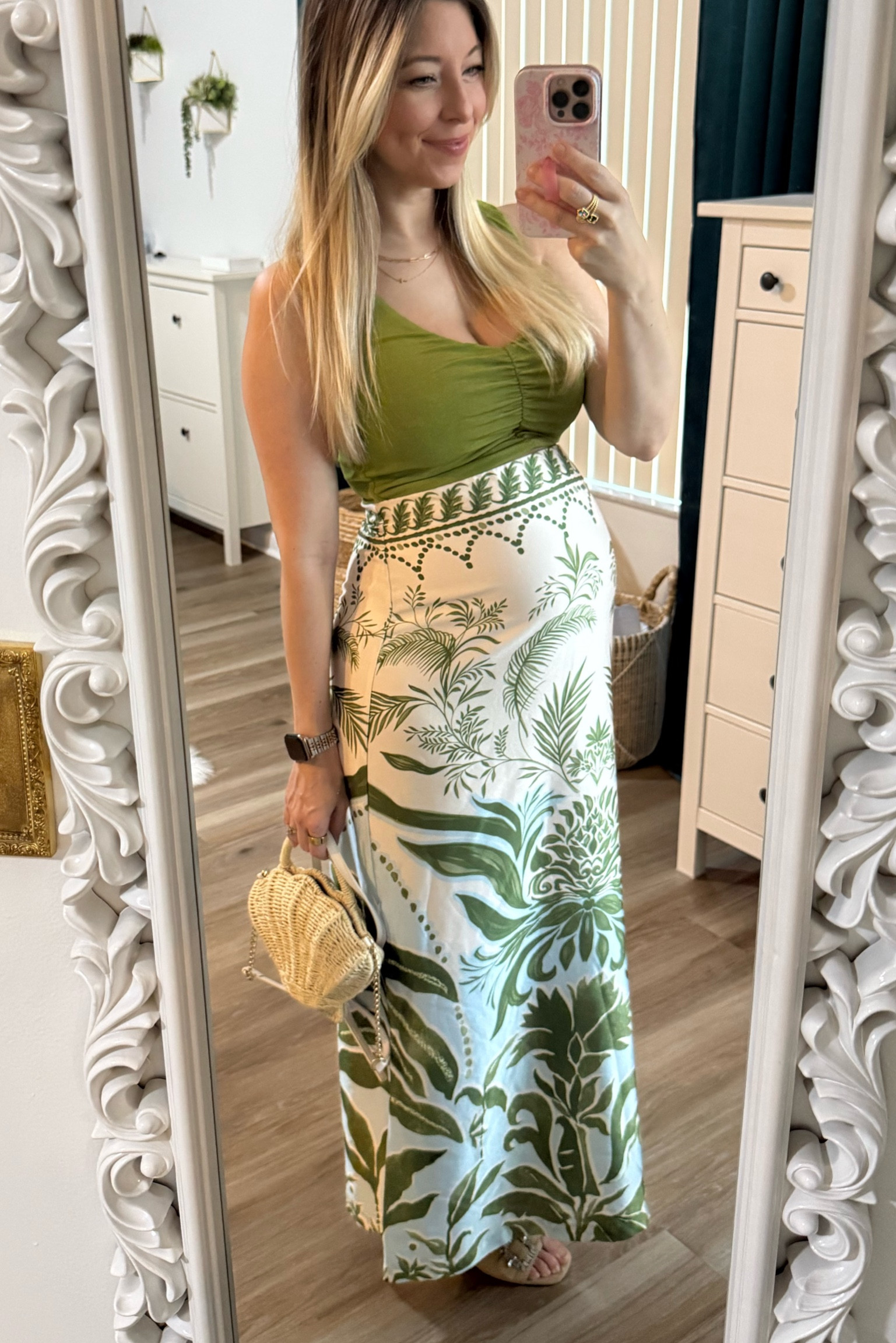 Maternity style — Bump friendly skirt for Spring/Summer!

Skirt is not maternity but I sized up to a medium to fit my bump! This tropical print maxi skirt can be paired with a blue or green tank (mine is an older find from Nordstrom!) and a rattan/raffia purse and shoes for a stylish Summer maternity outfit! 

For sizing: I am 5’3, currently 29 weeks pregnant/137lbs wearing size medium  