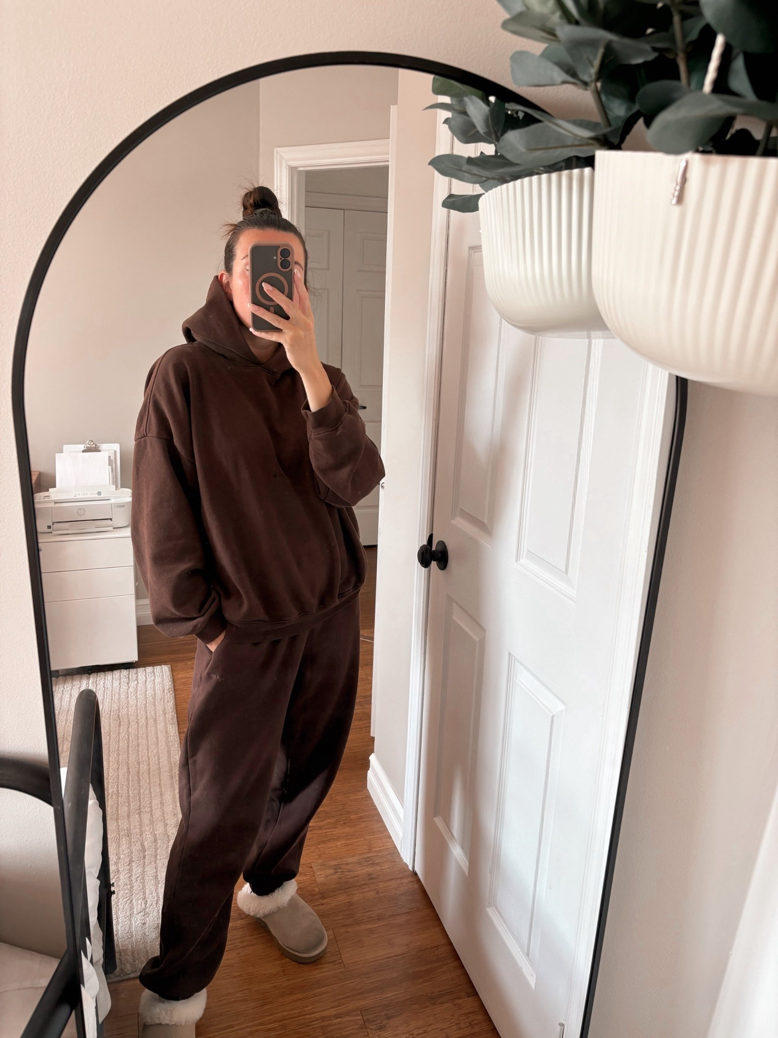 Mama bear 🐻🤎 #momoutfits #cozy #canadianfinds #brownsets #loungewear

#LTKcanada