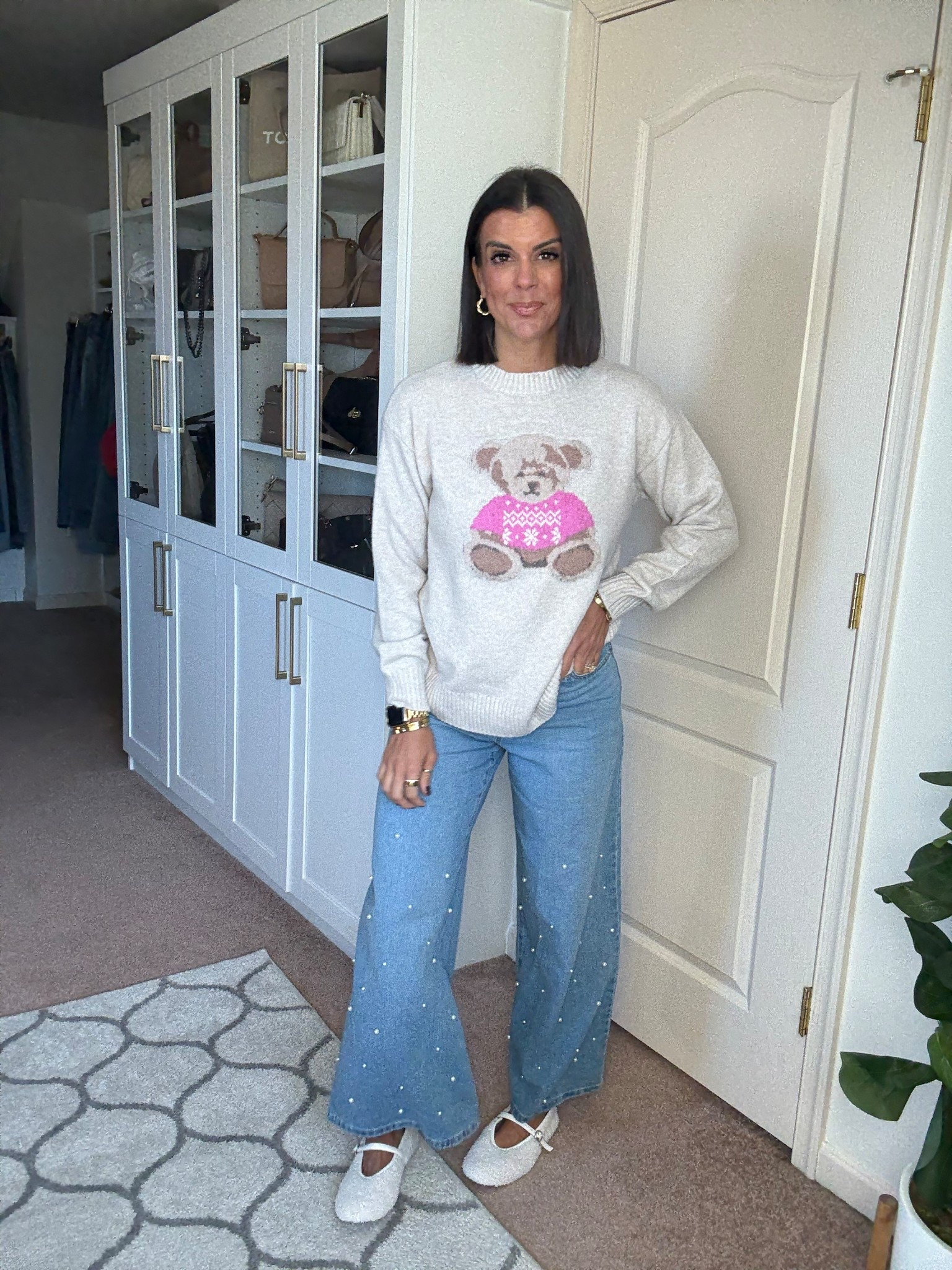 How adorable is this bear sweater!! Size small, and SO soft! Sized down one to a zero on pearl jeans. 

#LTKFindsUnder100 #LTKSeasonal #LTKHoliday