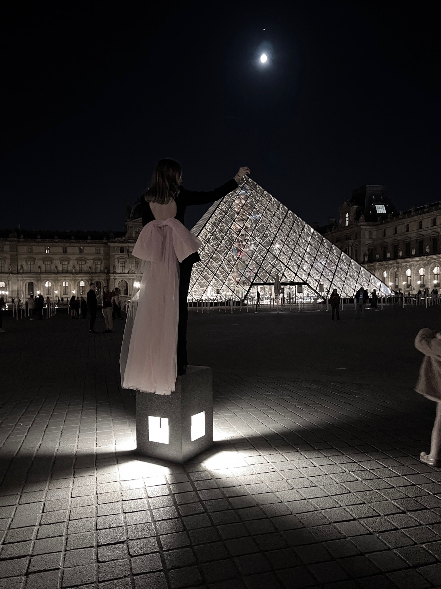 Bow back jacket! Perfect for Paris. 

Balletcore
Uptown Girly aesthetic 

#LTKtravel #LTKSeasonal #LTKeurope