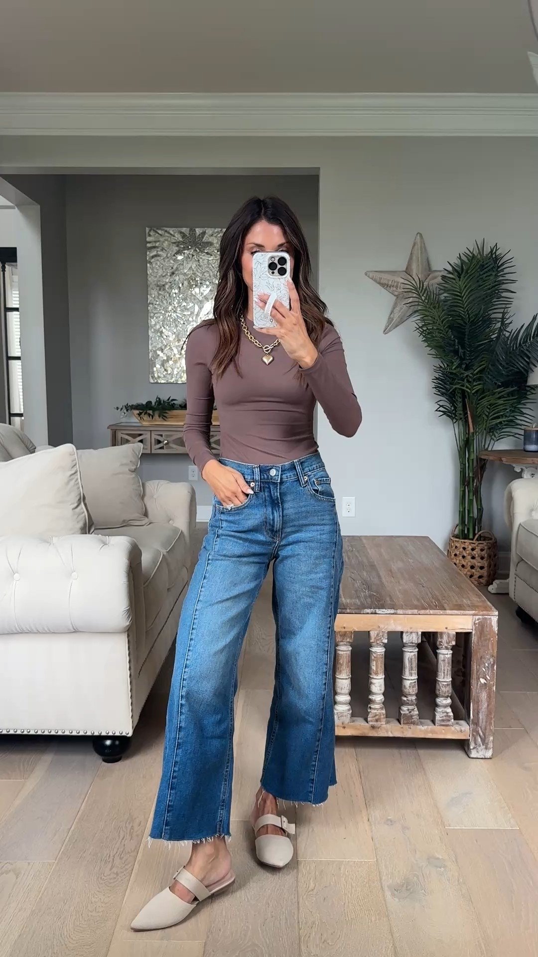 Wide leg ankle jeans//24 petite//5’1

Top//xs

Mules//tts

#LTKFindsUnder50 #LTKPetite #LTKSaleAlert