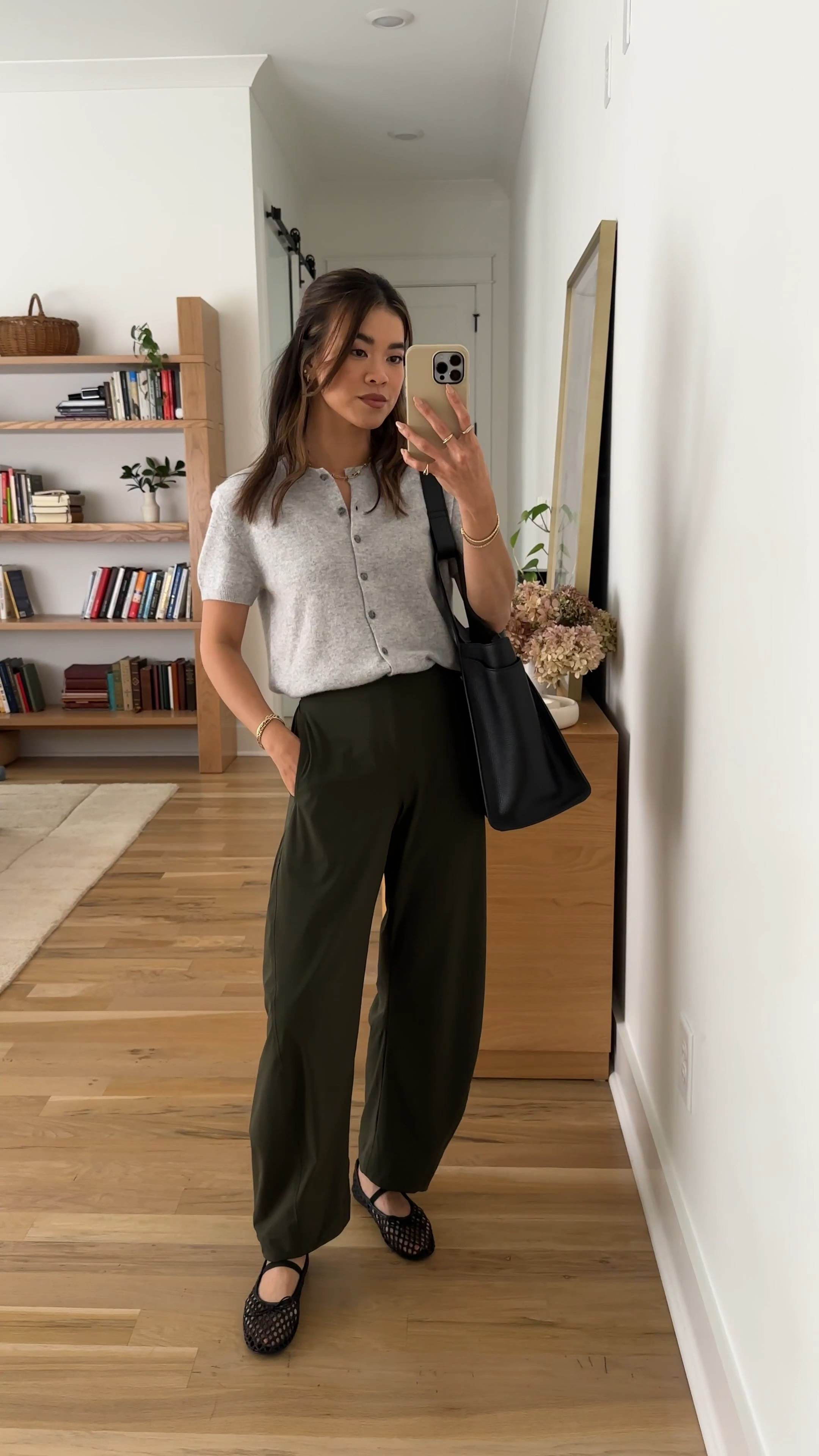 Are you looking for a lightweight sweater for the early fall? This @Aritzia cardigan is perfect!

Sizing info:
-Aritzia Bare Chasmere Noteworthy Shortsleeve Cardigan (Small in Heather Chrome) 
-Ruti The On The Loose Work Pants (Size 0 regular in Verdant)

transition tops, autumn tops, early fall tops, lightweight sweaters, petite fashion, mom outfit, mom style, petite pants, petite outfit ideas, petite outfits, best pants for petite, fall style, autumn outfits, barrel pants for petite, aritzia tops,

#LTKootd #LTKSeasonal #LTKPetite