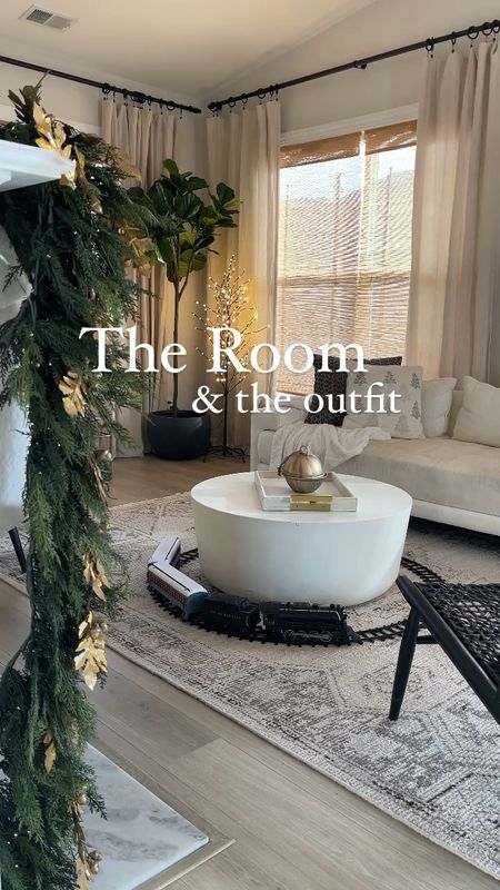 The room & the outfit

Home decor Christmas decor outfit holiday outfit sweater winter garland Christmas tree coffee table neutral rug mantle 

#LTKHoliday #LTKSeasonal #LTKVideo