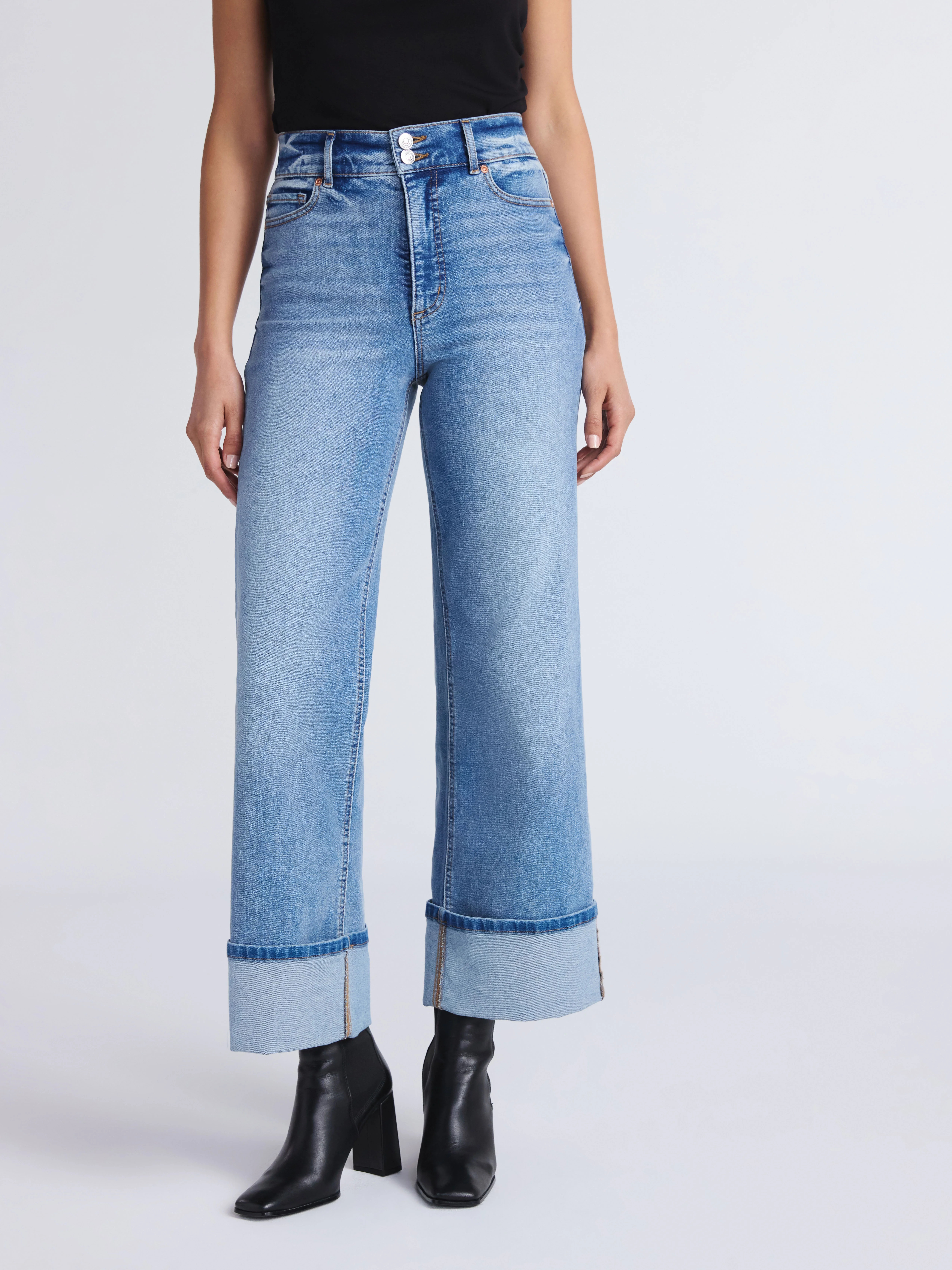 Sofia by Sofia Vergara Women's and Women's Plus Margot Wide Crop Super High Rise Jeans, 27" Insea... | Walmart (US)