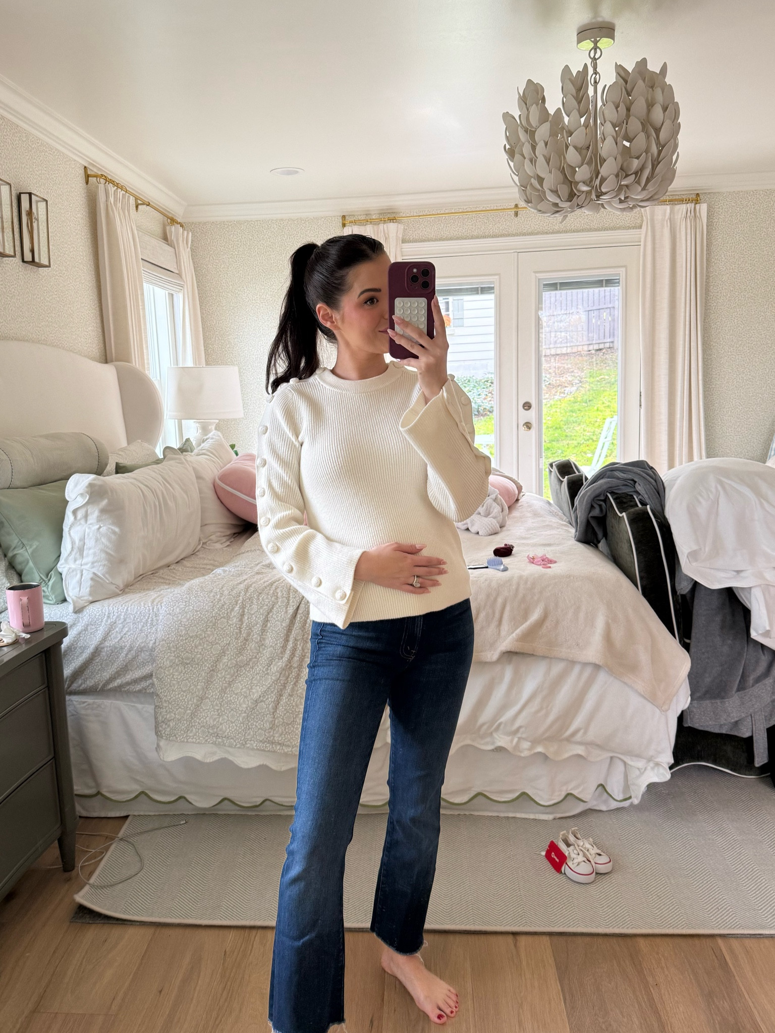 Sezane sweater (XS) / mother jeans (25) - stretchy and bump
Friendly for now at 26 weeks