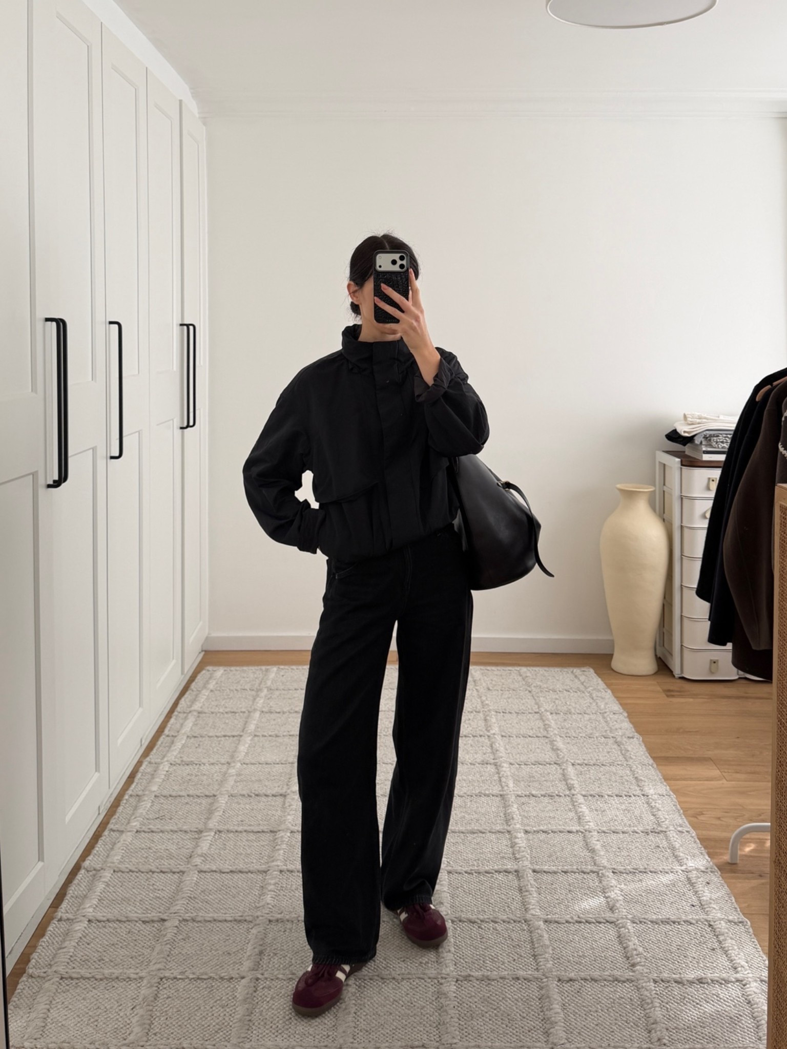 Wearing jacket in size m, tee in size S and jeans in size 24. Shoes are UK7.5 (I’m an EU40) - and on sale!!