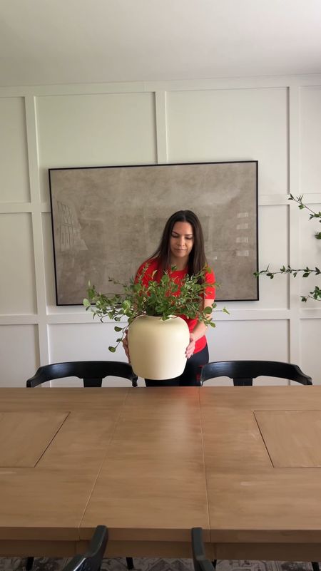 Dining room vase and stem combo

Using 8 stems in this vase



#LTKSeasonal #LTKHome #LTKFindsUnder50
