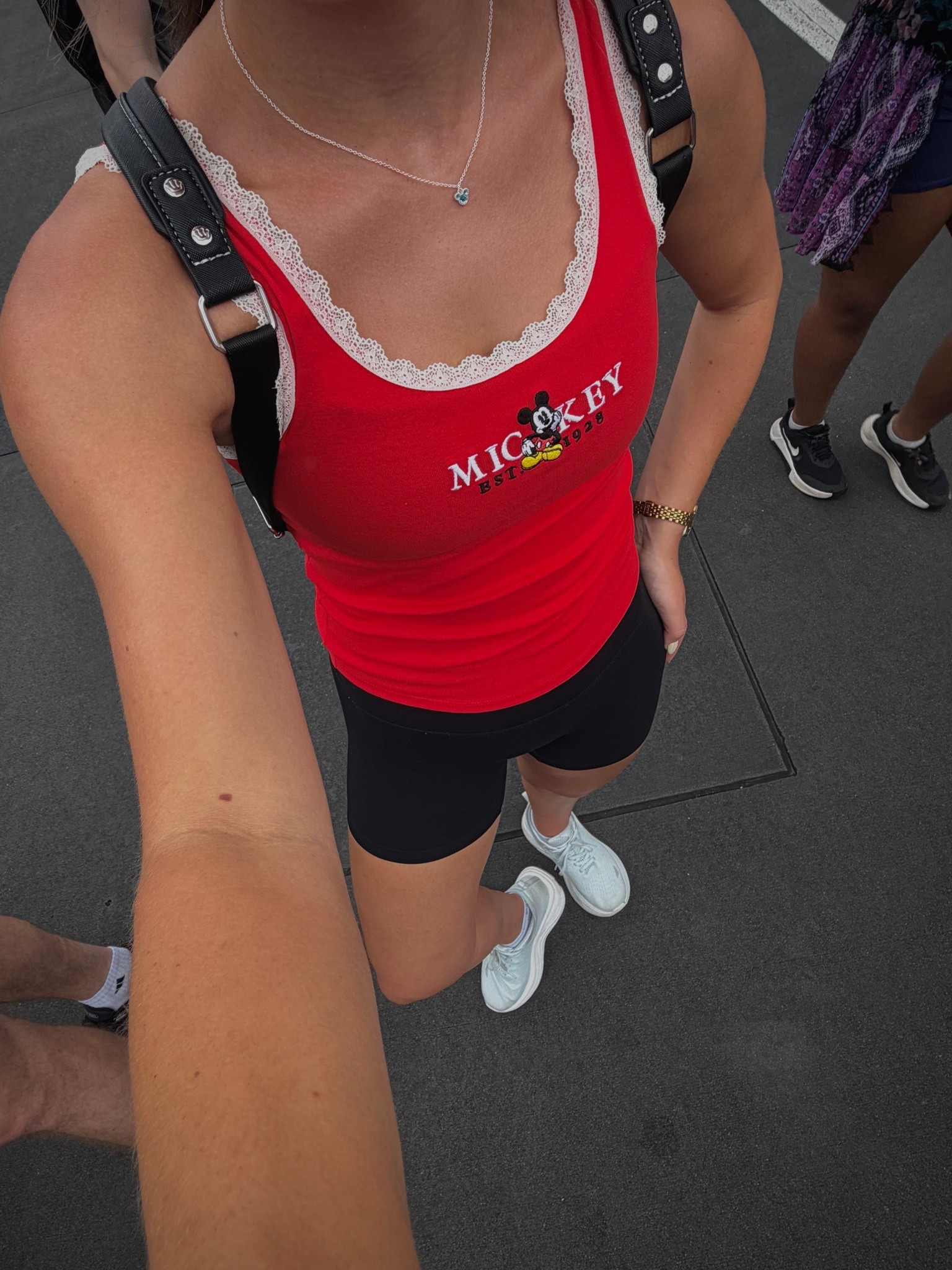 Hollywood Studios day oneeee!!!!!!

#LTKdayinmylife #LTKgrwm #LTKootd