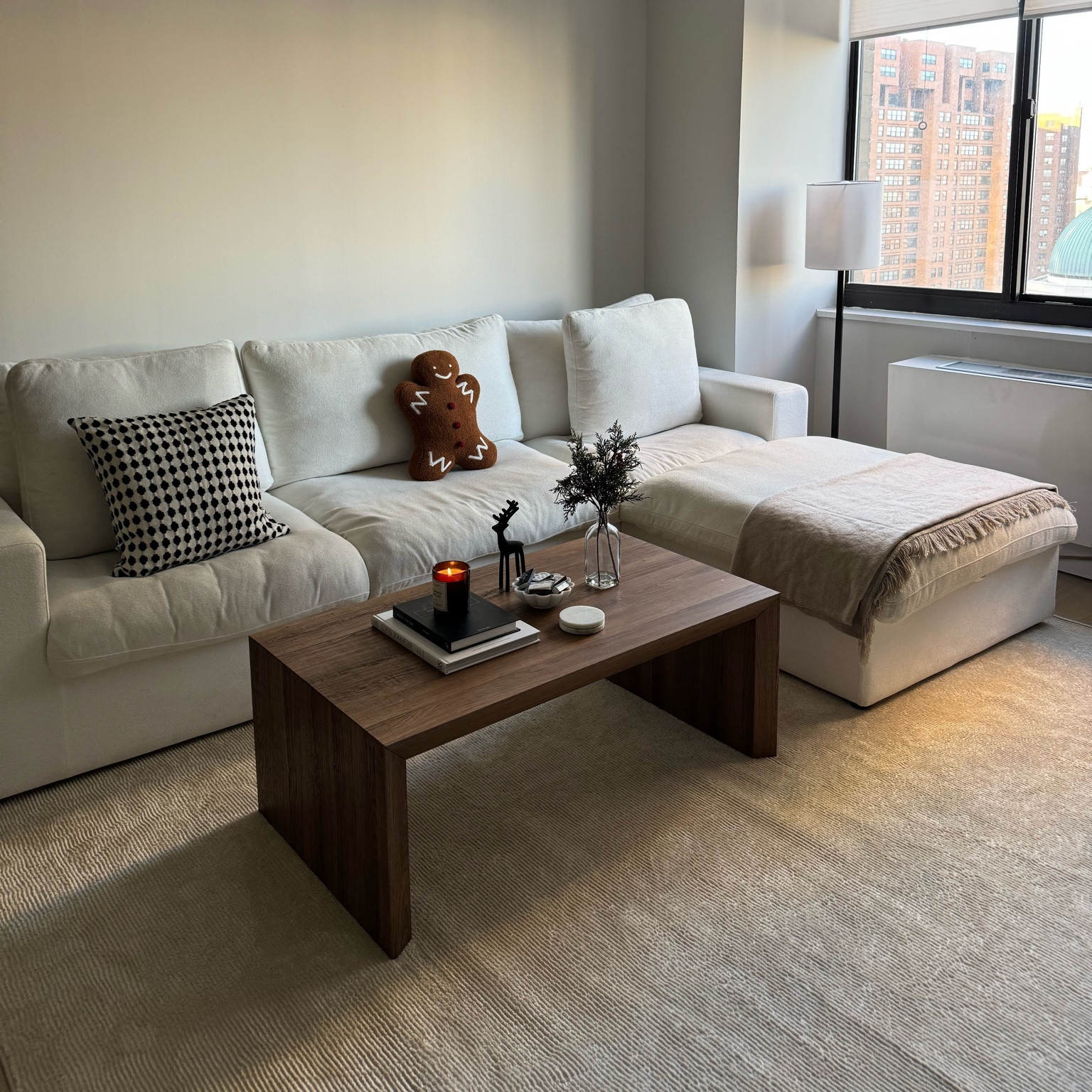 Cozy living room 🎄🫶🏻✨ #minimalhome #christmasdecor #interiorinspo #revivalrugs

#LTKHome #LTKHoliday #LTKSeasonal