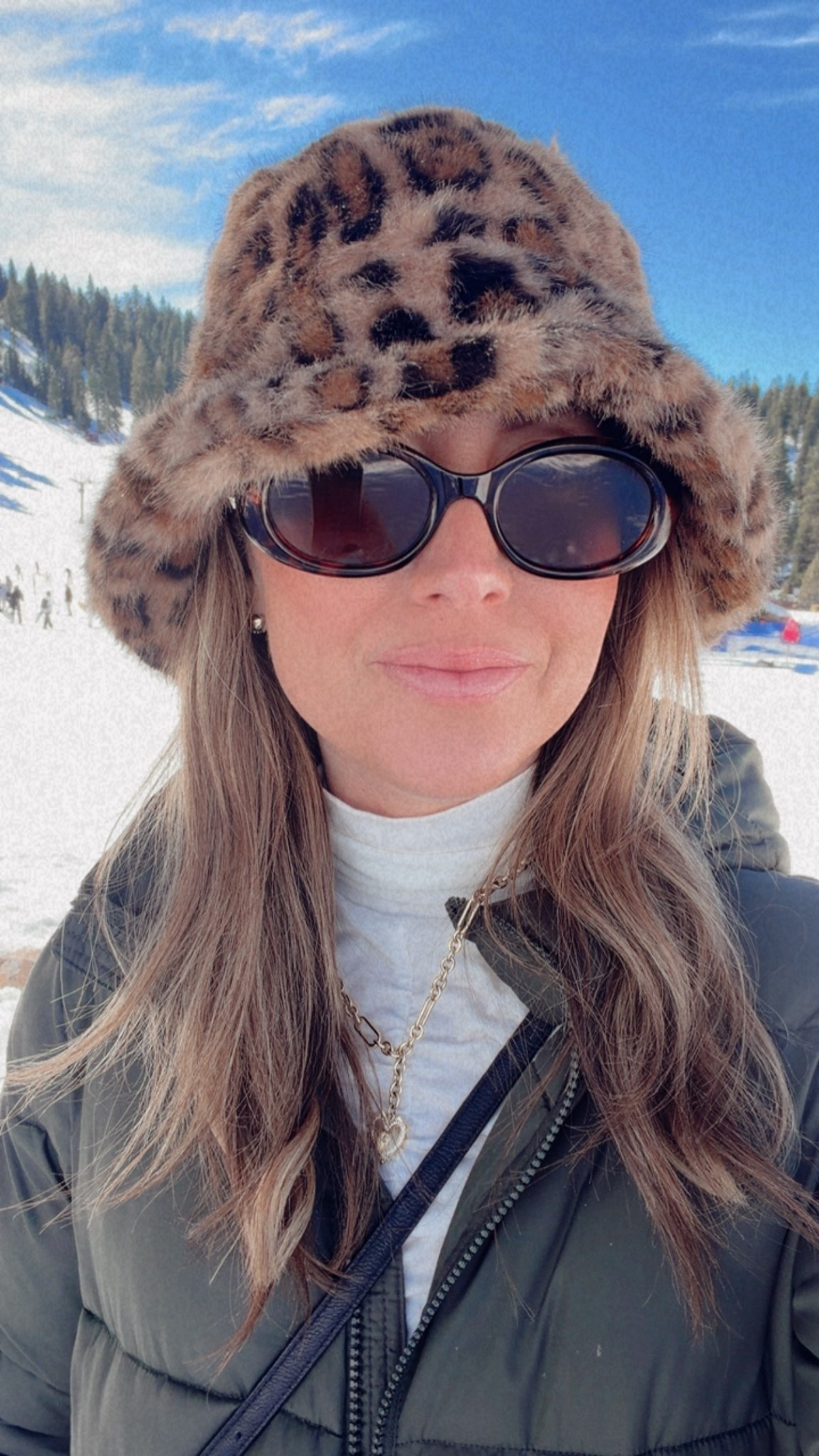 Lodge mom ✨🖤

#LTKActive #LTKmomlife #LTKBeauty