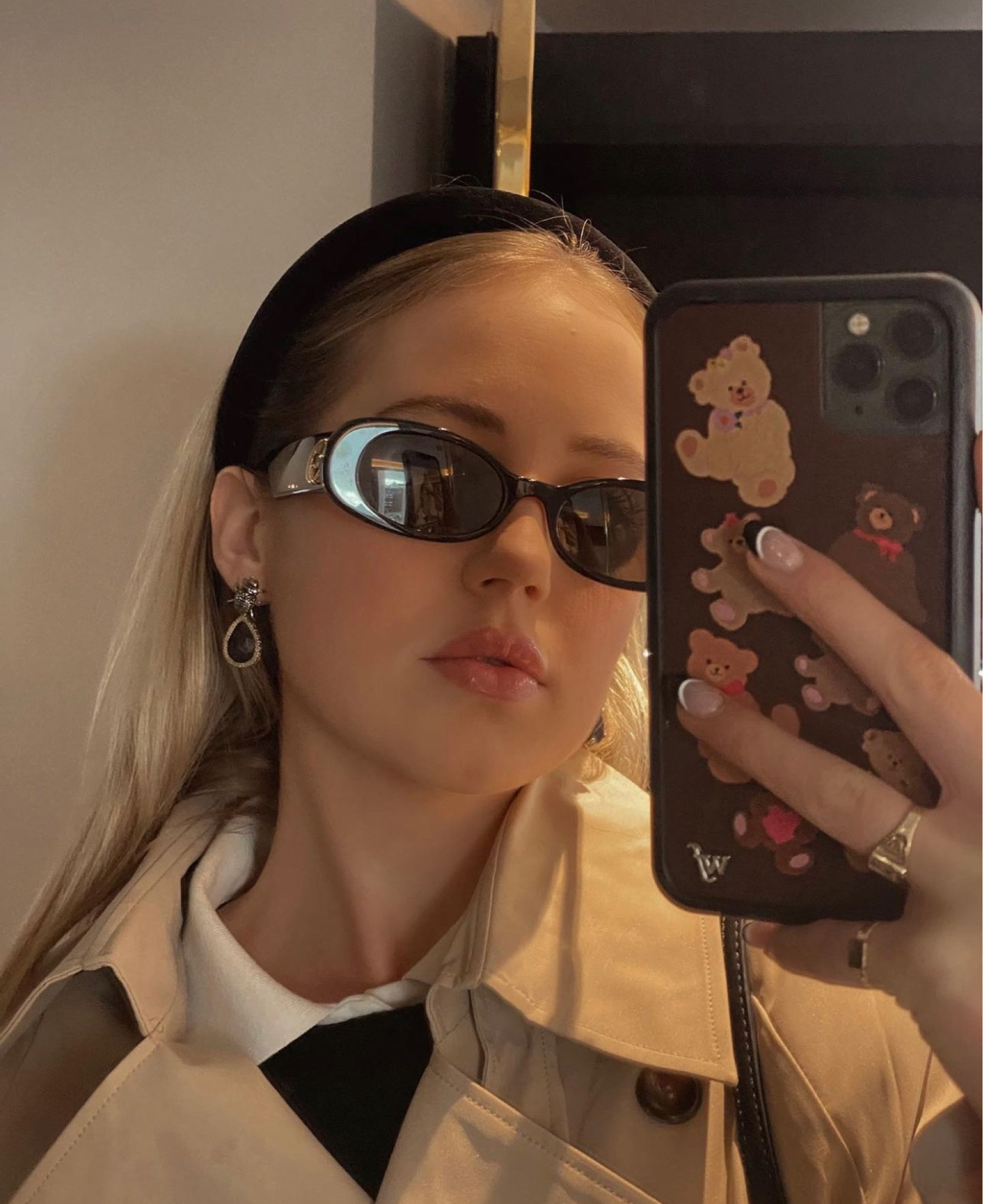 Wild flower teddy bear phone case 