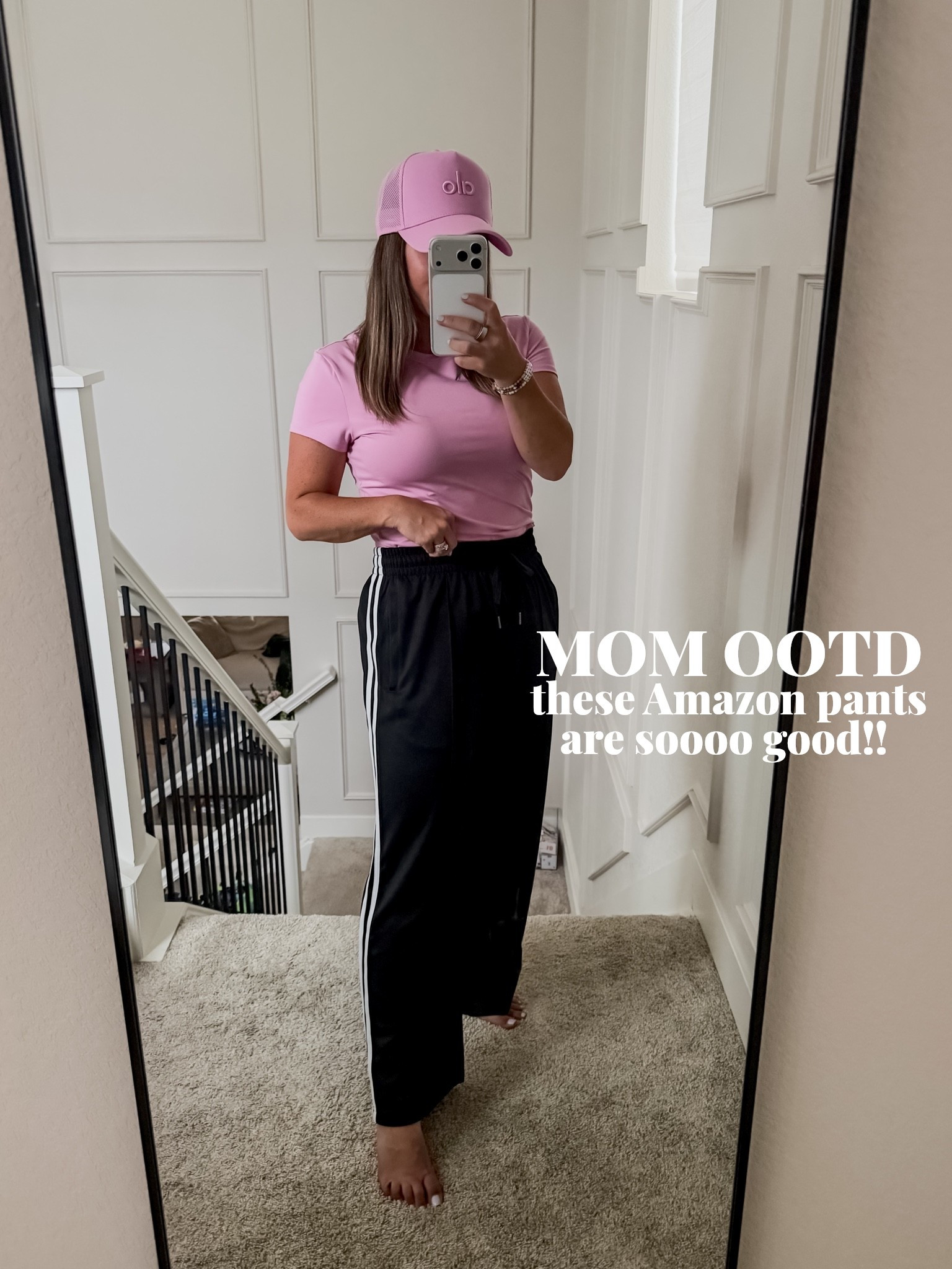 Another casual mom weekend outfit #sportsmom #mom #weekend #momclothes #momoutfit #casual #alo #amazon #trending #ootd #cute #workfromhome

#LTKmomlife #LTKootd #LTKPetite