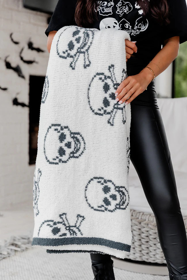 Make Me Believe Black and White Skull Print Blanket | Pink Lily