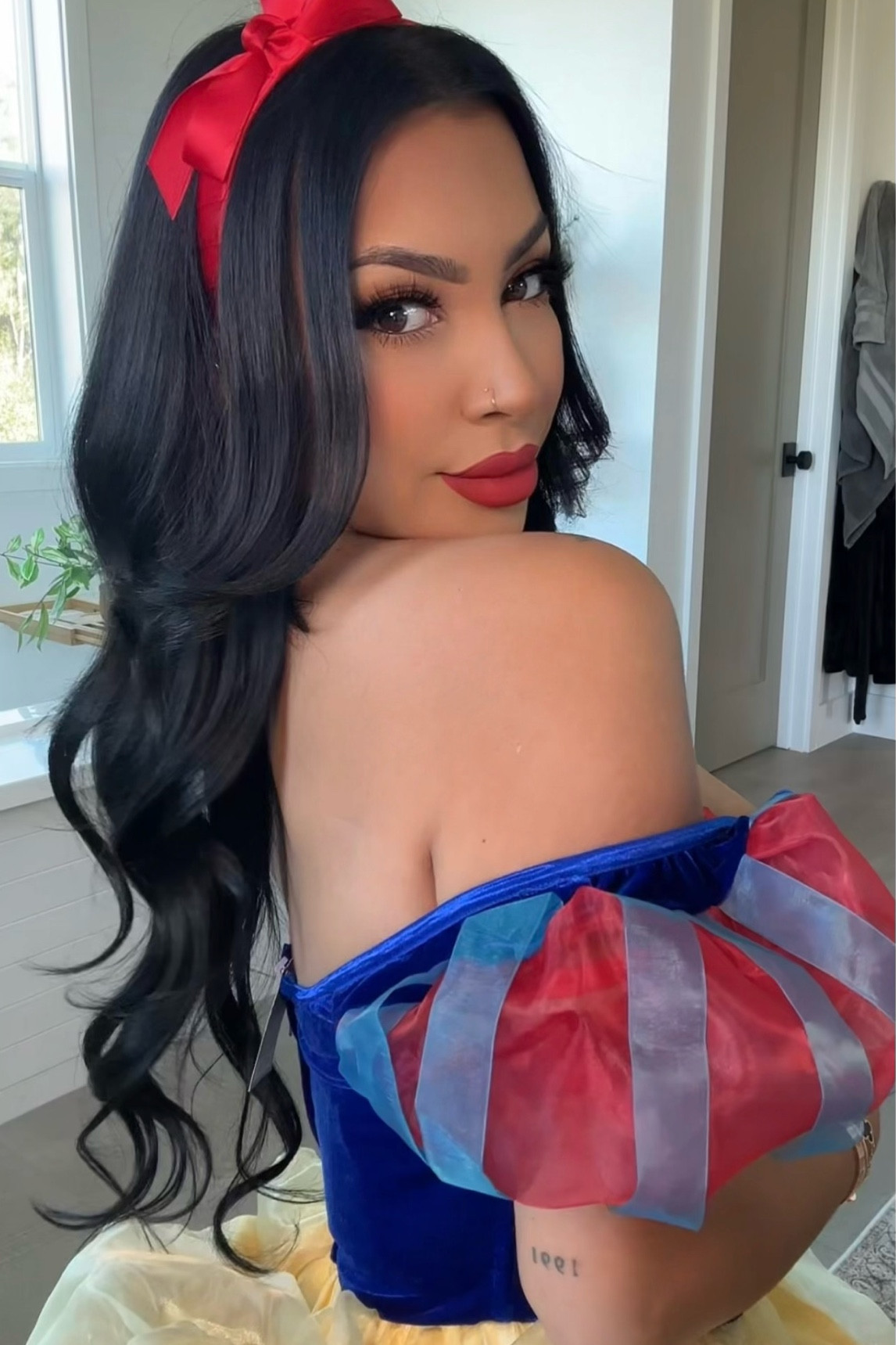 Halloween Look 🎃 
Snow White 🍎

Eyeshadow palette @excosmetics 
Lashes:Dream girl  @exocosmetics 
Eye lash glue @excosmetics 


#LTKBeauty #LTKHoliday #LTKHalloween