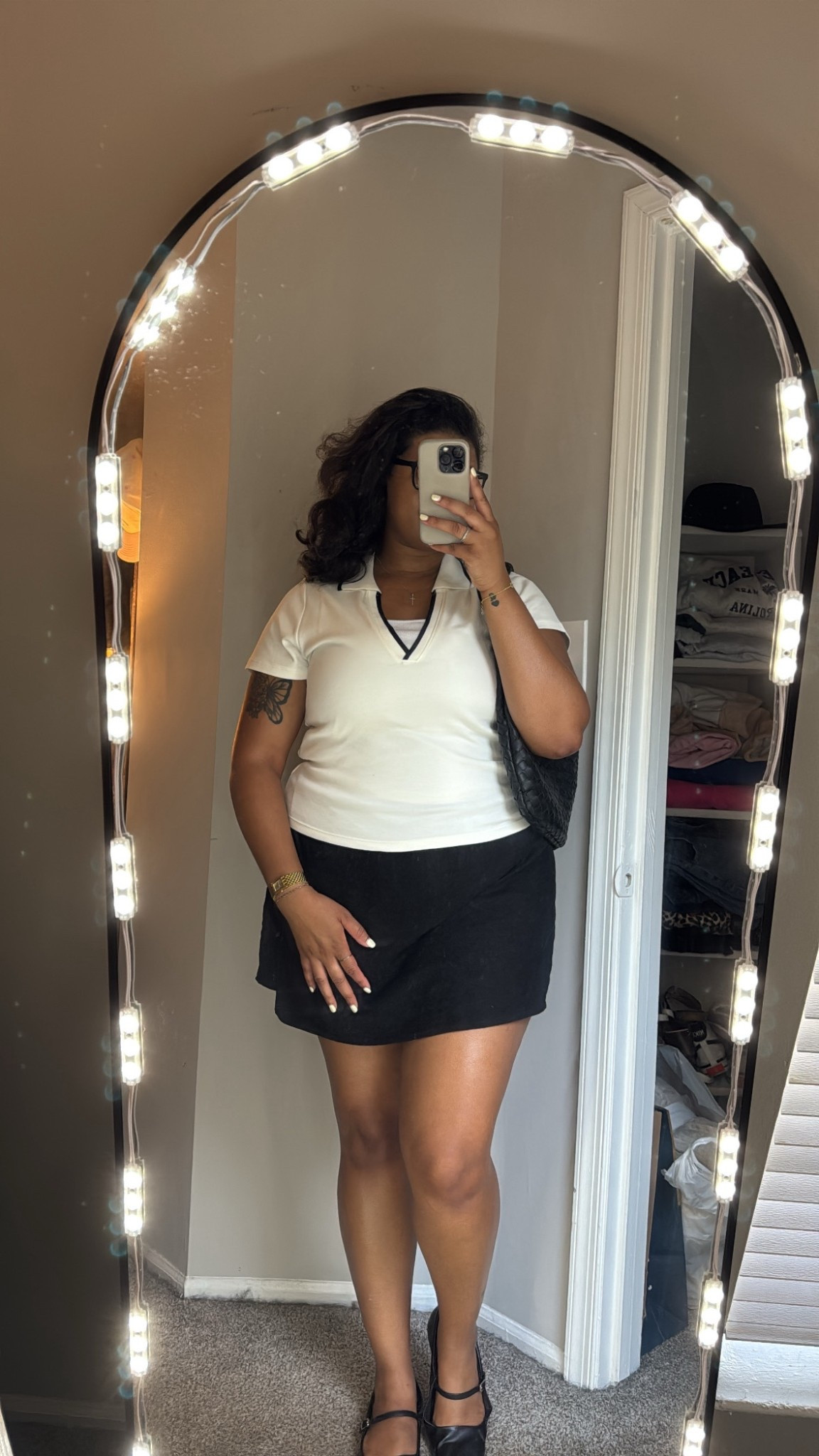 Monday uniform but make it chic 🖤🤍 I love starting the week in effortless classics — a crisp polo, mini skirt, and sleek flats that pull everything together. Elevated basics like these are the foundation of my workwear wardrobe ✨ Everything is linked for you to shop the look.

#LTKStyle #LTKFinds #LTKWorkwear #LTKOutfits #LTKChic #OOTDFashion #StyleInspoDaily #OutfitInspo

#LTKStyleTip #LTKFindsUnder50 #LTKWorkwear