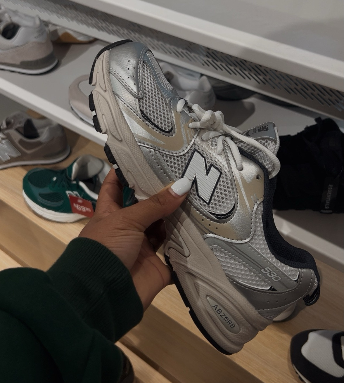 Christmas Kicks for Her

New Balance 530 

#LTKShoeCrush #LTKGiftGuide #LTKHoliday