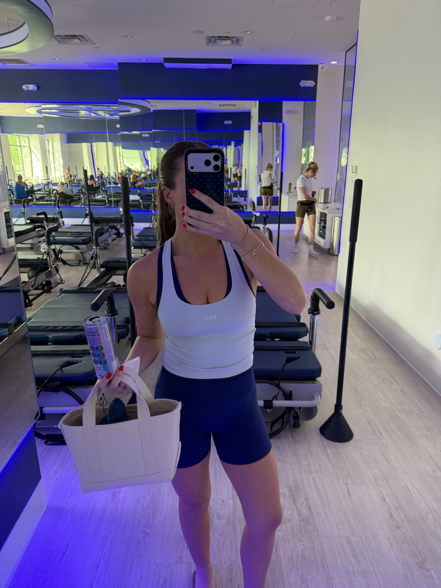 workout set of the day 
size small in both

#LTKootd #LTKfitnessgoals #LTKdayinmylife