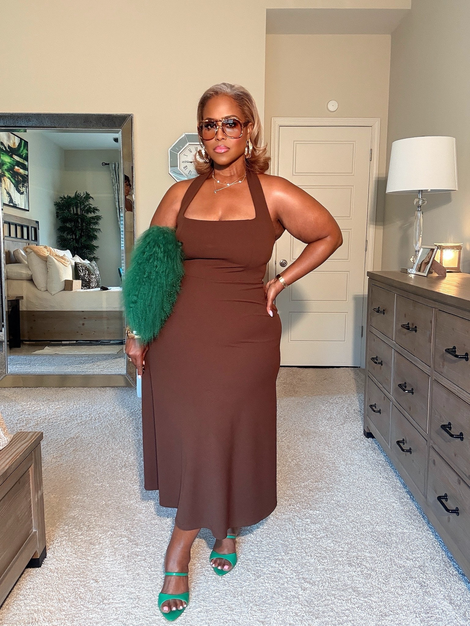 Because babyyyy… these green heels + this fur bag deserved a moment 😮‍💨🤎💚

Also… this picture? The outfit is luxury rich auntie in Milan 😆🔥

#LTKgrwm #LTKootd #LTKPlusSize