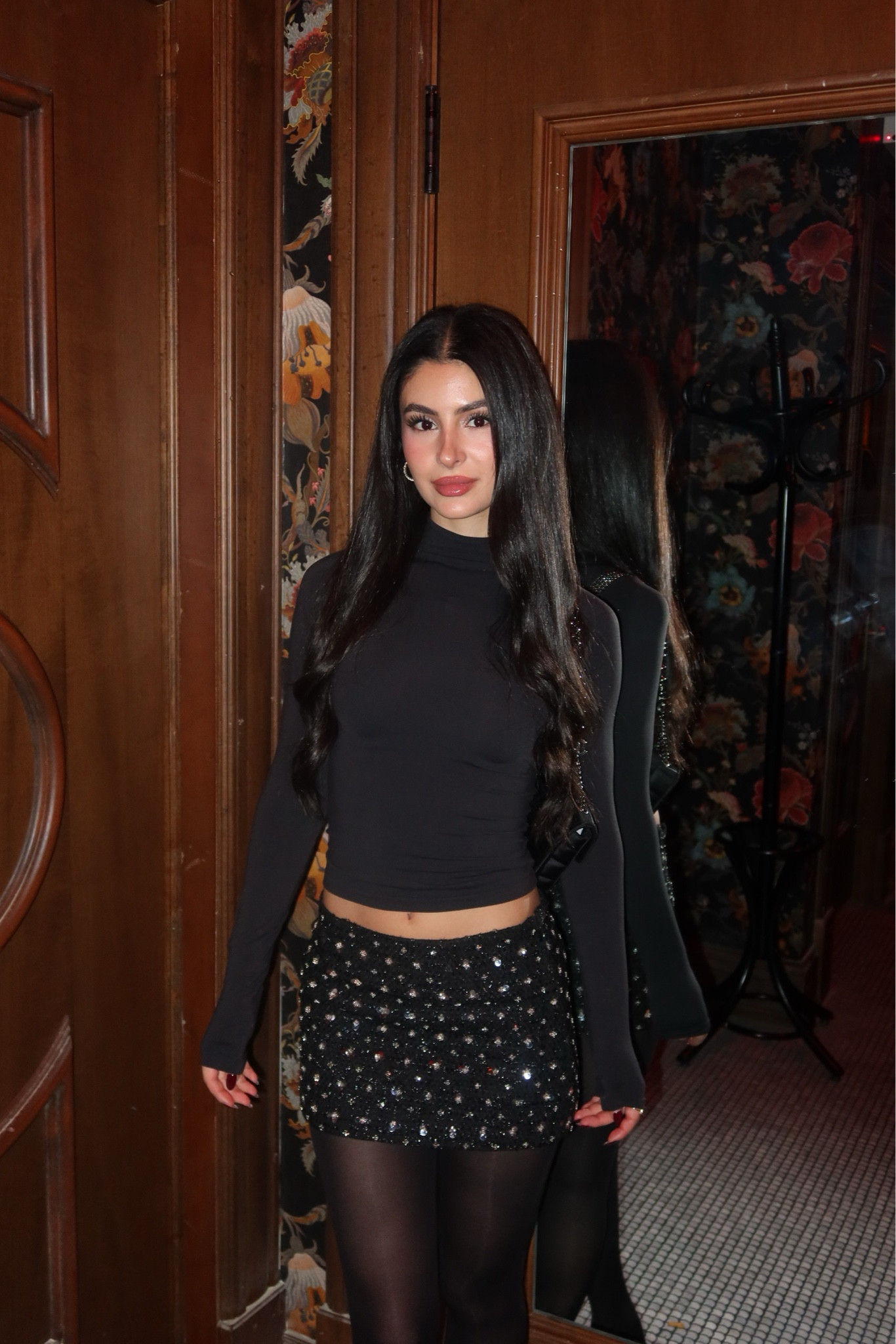 Holiday outfit
All black outfit
Going out outfit
Top - skims
Skirt - guizio
Tights - calzedonia
Heels - amina muaddi
Bag - chanel


#LTKStyleTip #LTKFindsUnder100 #LTKHoliday