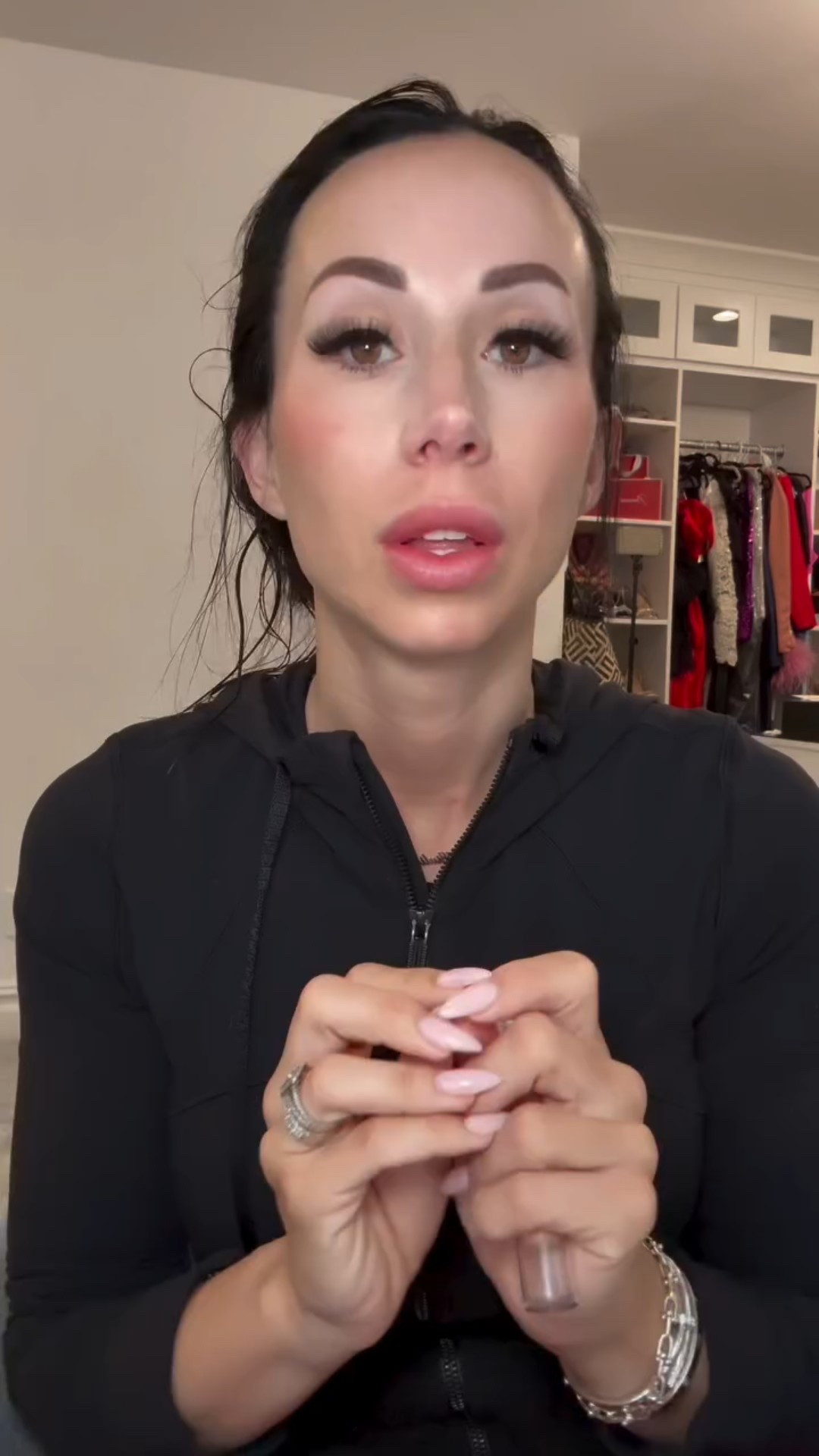 Slaying pick up & drop off with this quick pretty lip combo! Don’t come for me about my lip concealer 🤣