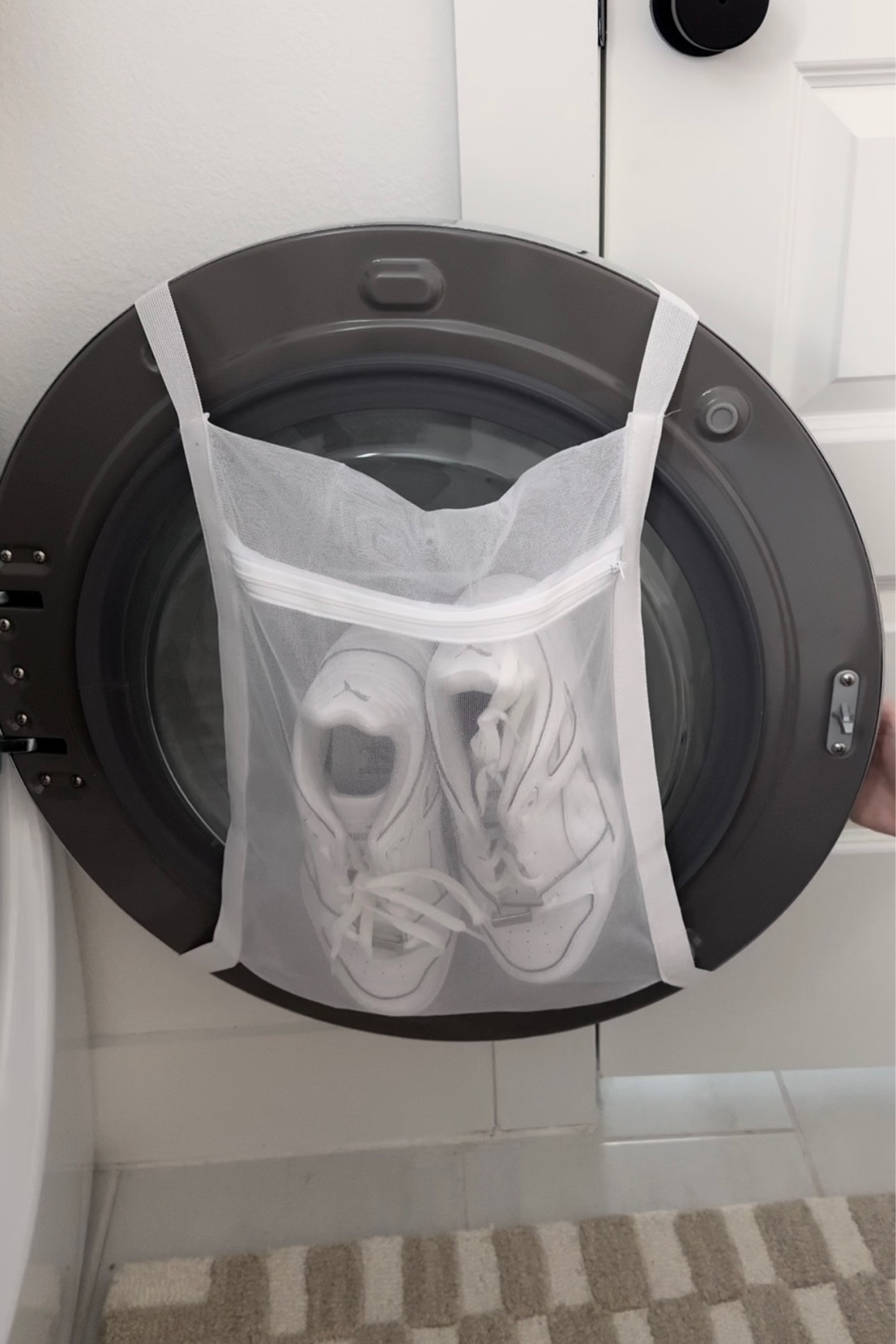 Amazon mesh laundry bag for washing/drying shoes 👟

Laundry, laundry hacks, laundry room, Amazon, Amazon finds, Amazon home, Amazon gadgets, shoes 

#LTKfindsunder100 #LTKfindsunder50 #LTKhome