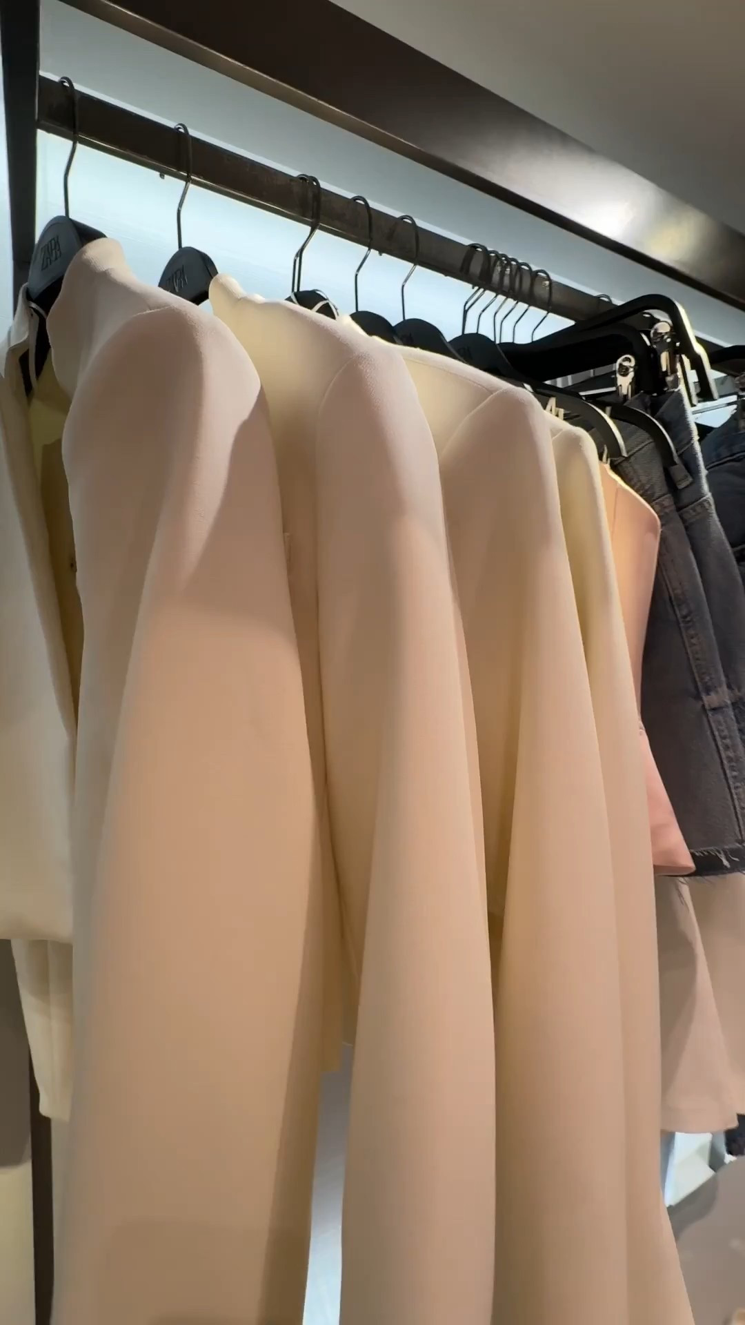 Hey babe! If you’ve been hunting for that perfect blazer that makes every outfit look 10x more put together, @Zara has you covered. This one is so chic and comfy, you’ll wanna wear it to work, brunch, date night — literally everywhere. It instantly pulls your look together and makes you feel like that girl. lus, it’s ON SALE right now so you know it’s a sign to grab it while you can. Your closet will thank you! #ZaraBlazer #BlazerOutfit #WorkwearStyle #ChicBasics #WardrobeStaple #LTKSale #OOTDInspo #ZaraFinds #FallFashion #OfficeStyl

#LTKSeasonal #LTKSaleAlert #LTKStyleTip