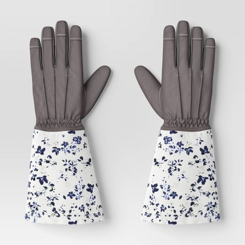 Large Floral Duck Canvas Rose Picker Glove Sterling Gray - Smith & Hawken™ | Target